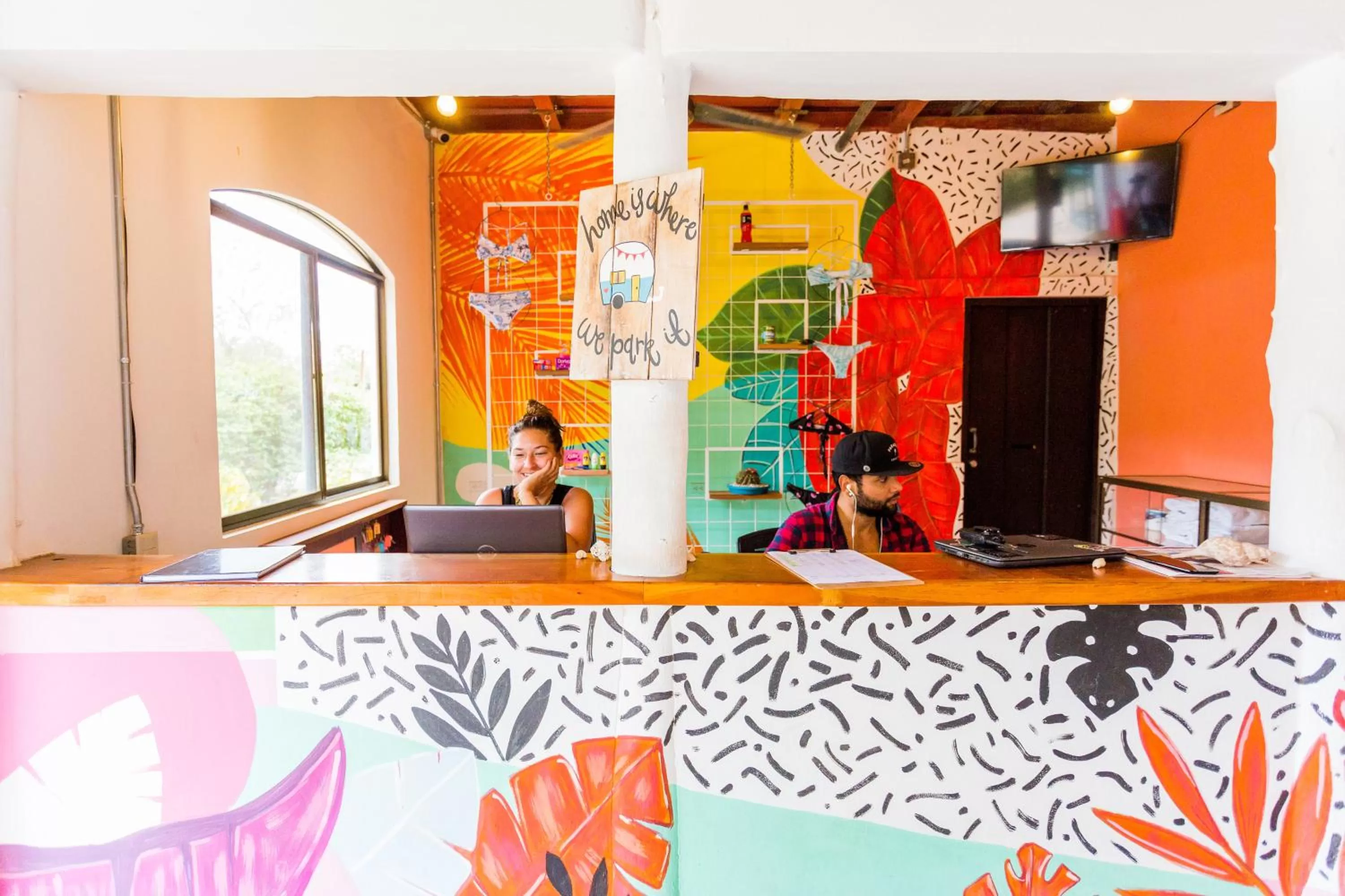 Facade/entrance in Selina Maderas