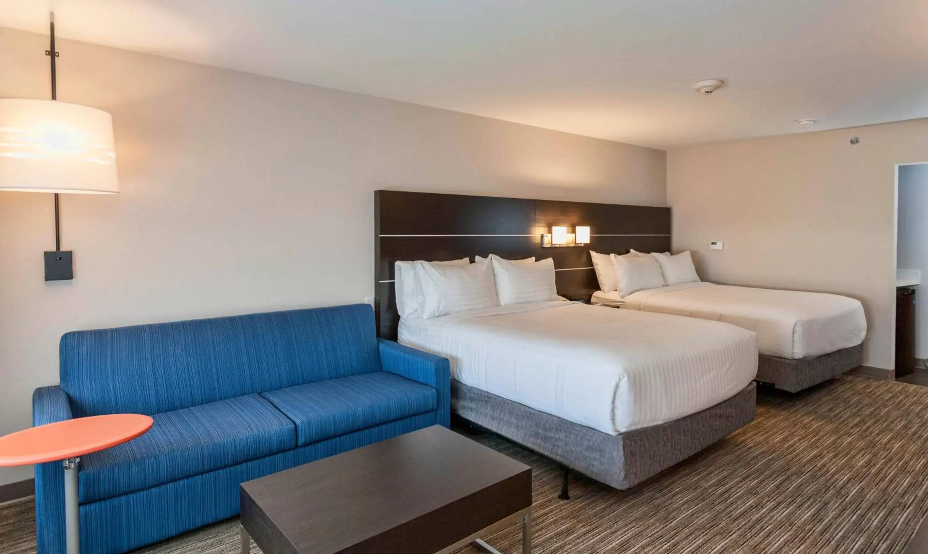 Queen Suite with Two Queen Beds in Holiday Inn Express & Suites - Dodge City by IHG Queen Suite with Two Queen Beds in Holiday Inn Express & Suites - Dodge City by IHG