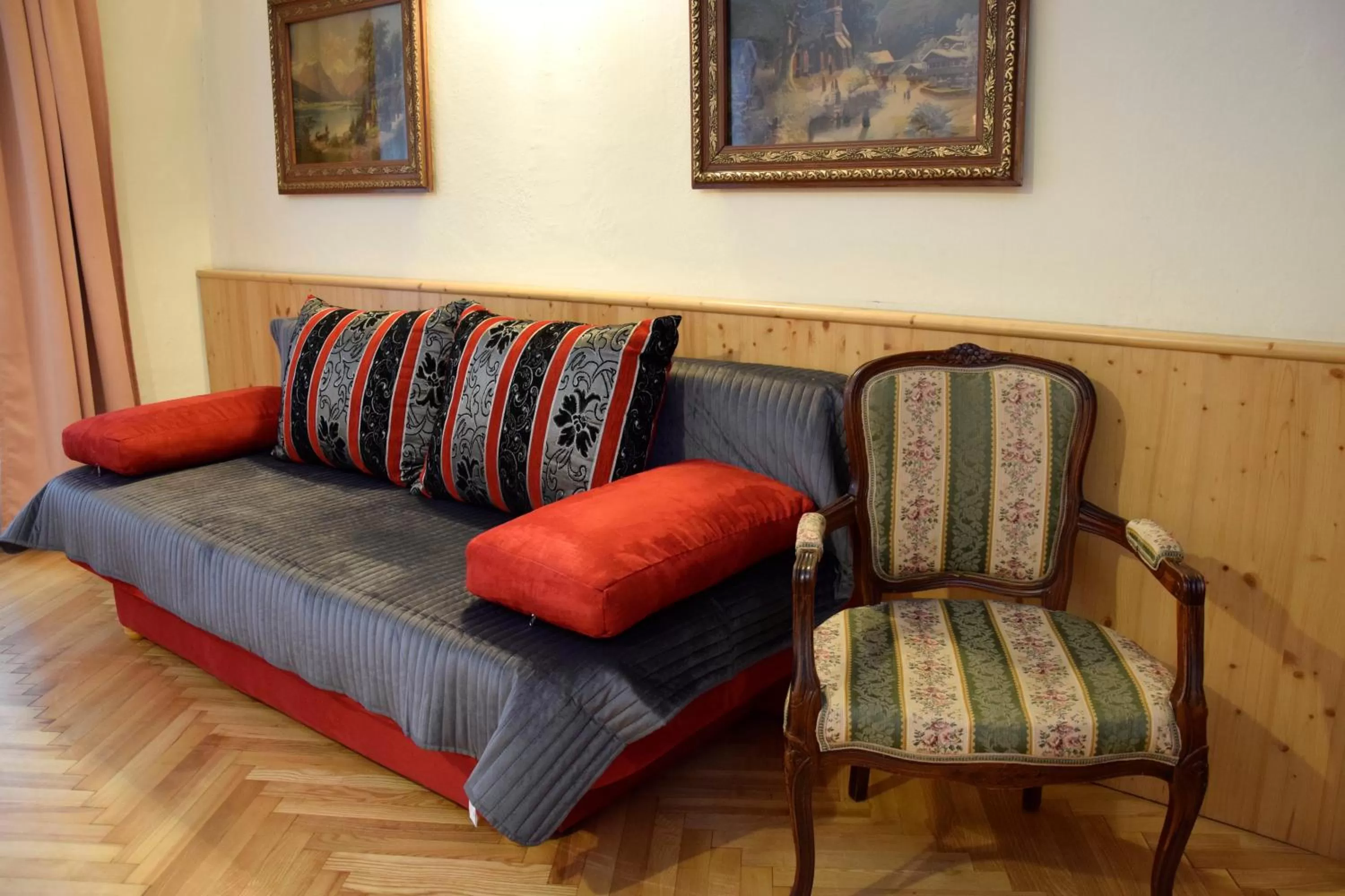 Seating area in Rathskeller Weitra