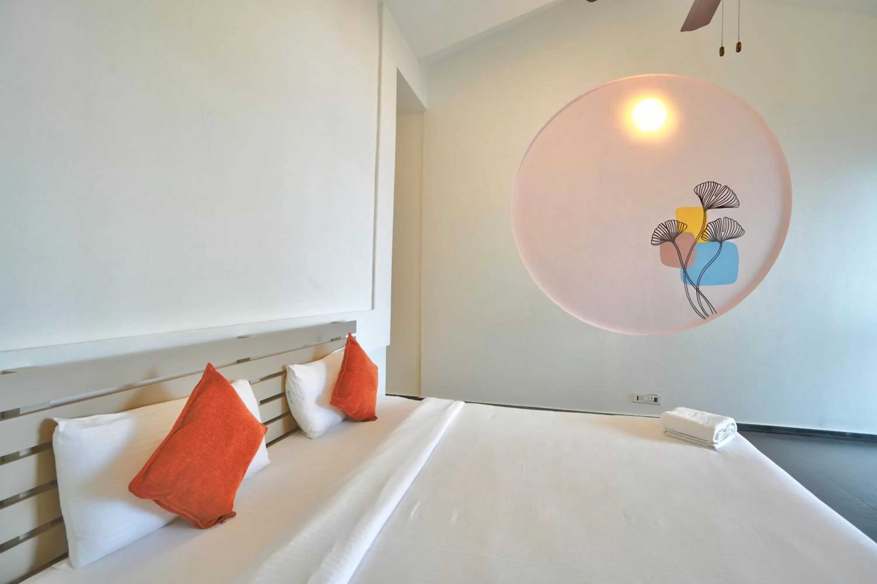 Photo of the whole room, Bed in Blu Missel By The River