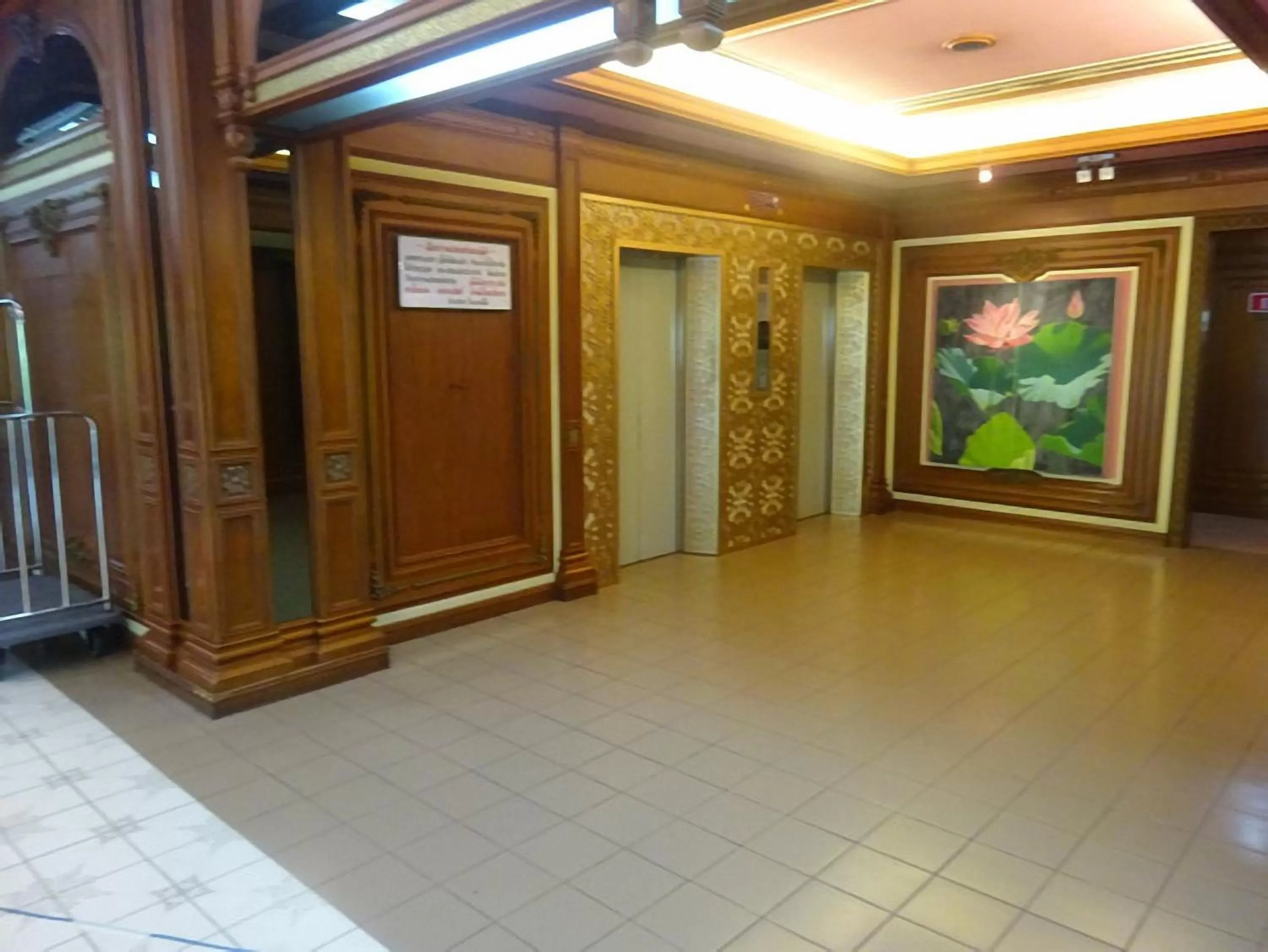 elevator in MIDO Hotel