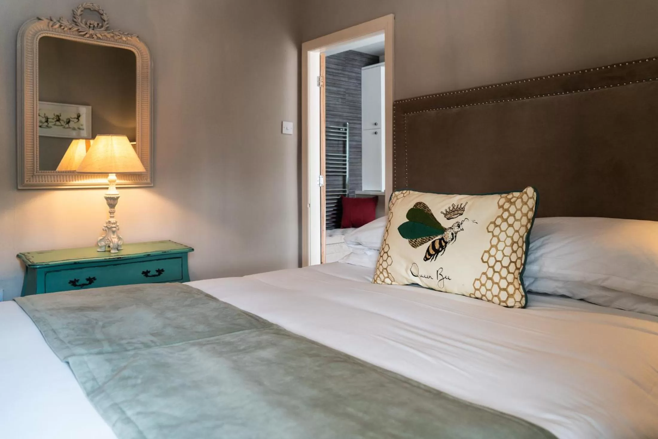 Bed in Grantham Arms