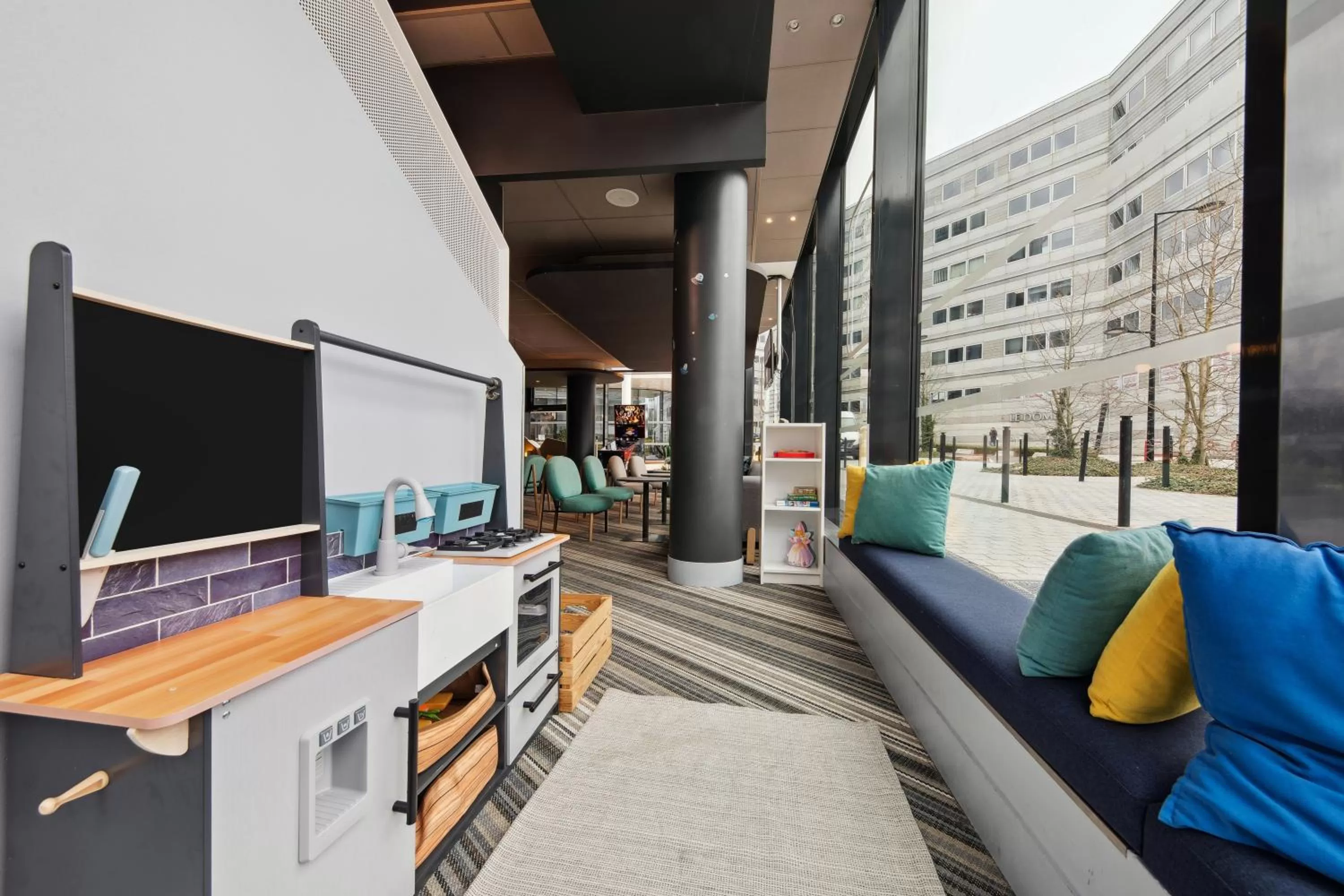 Seating area in ibis Styles Paris Charles de Gaulle Airport