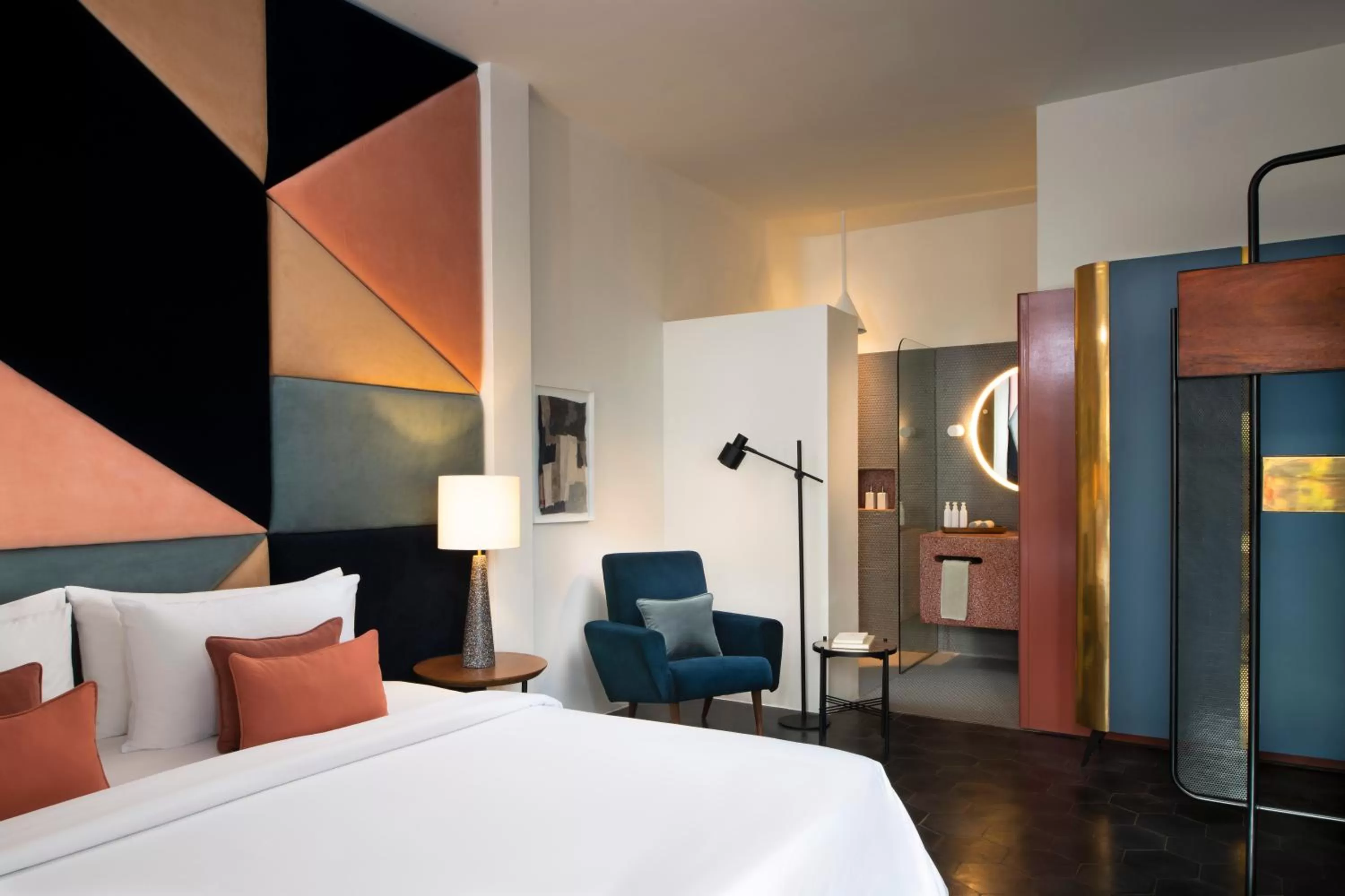 Bed in Viroth's Villa