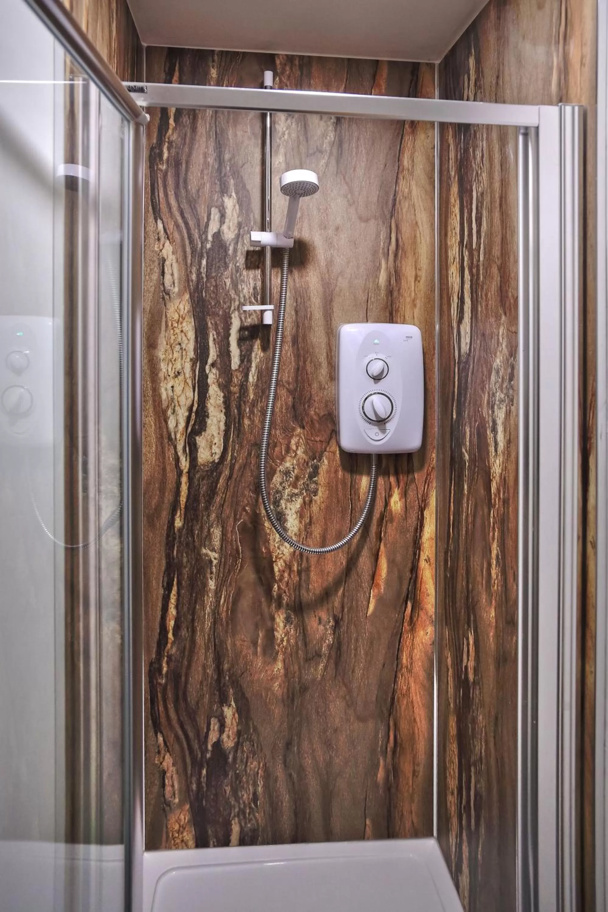 Shower in The Windmill Inn - Whitby