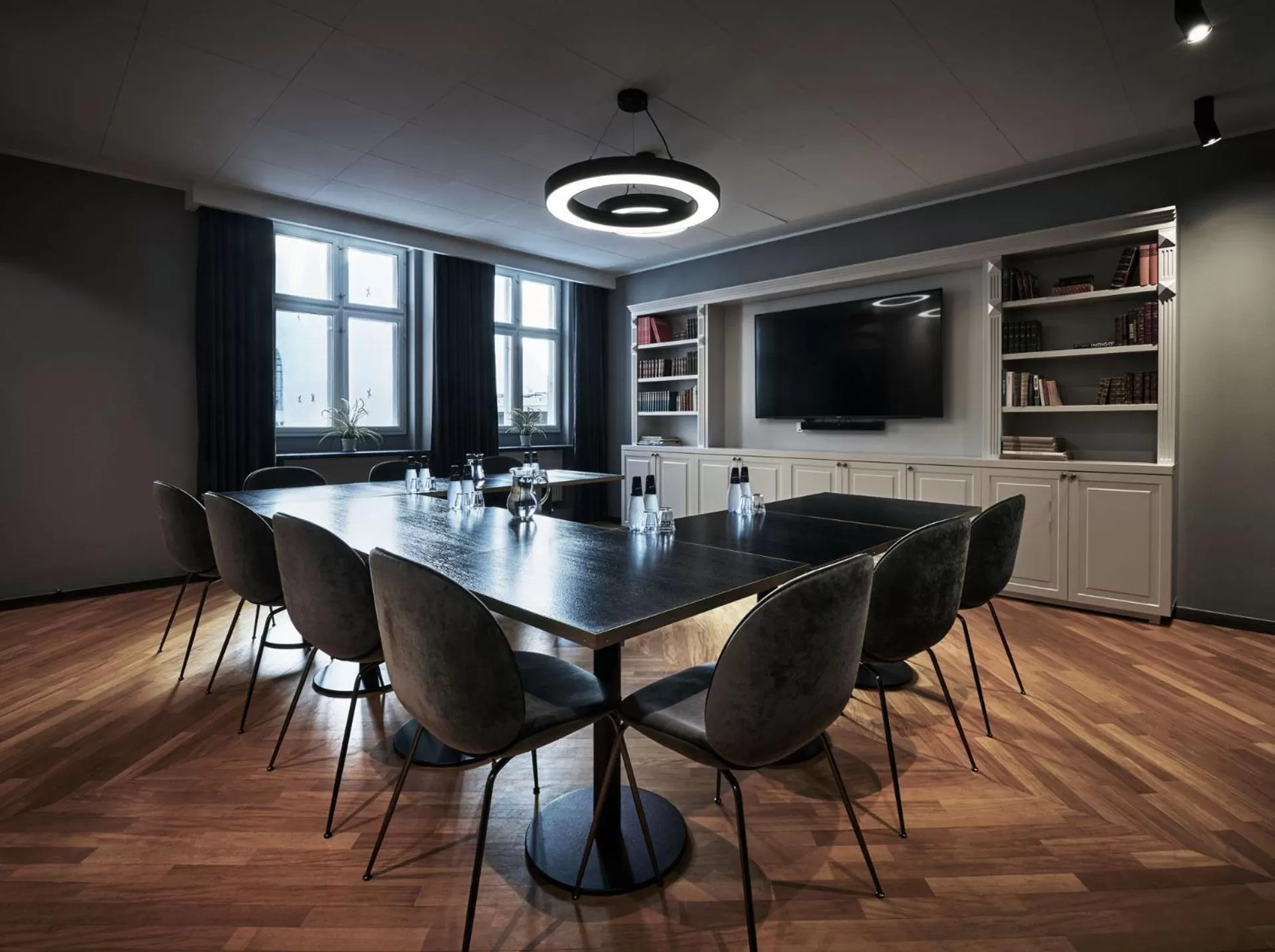 Business facilities in Ascot Hotel