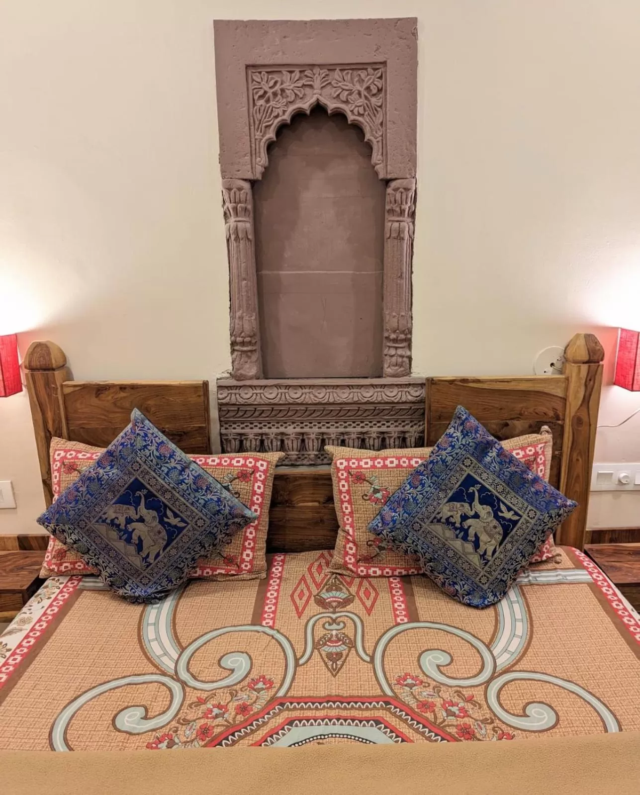 Bed in Corsican Haveli