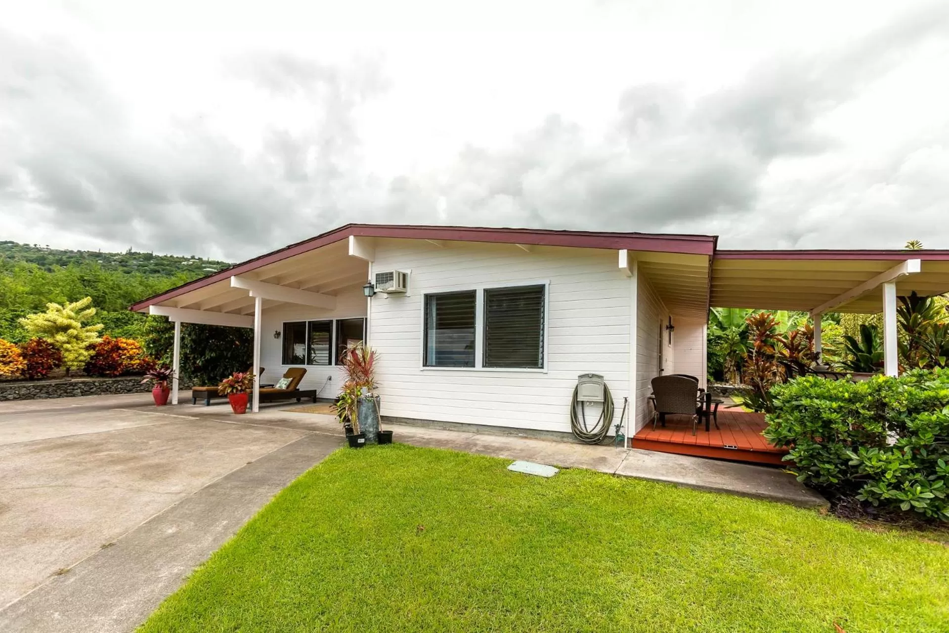 Property building in Luana Inn