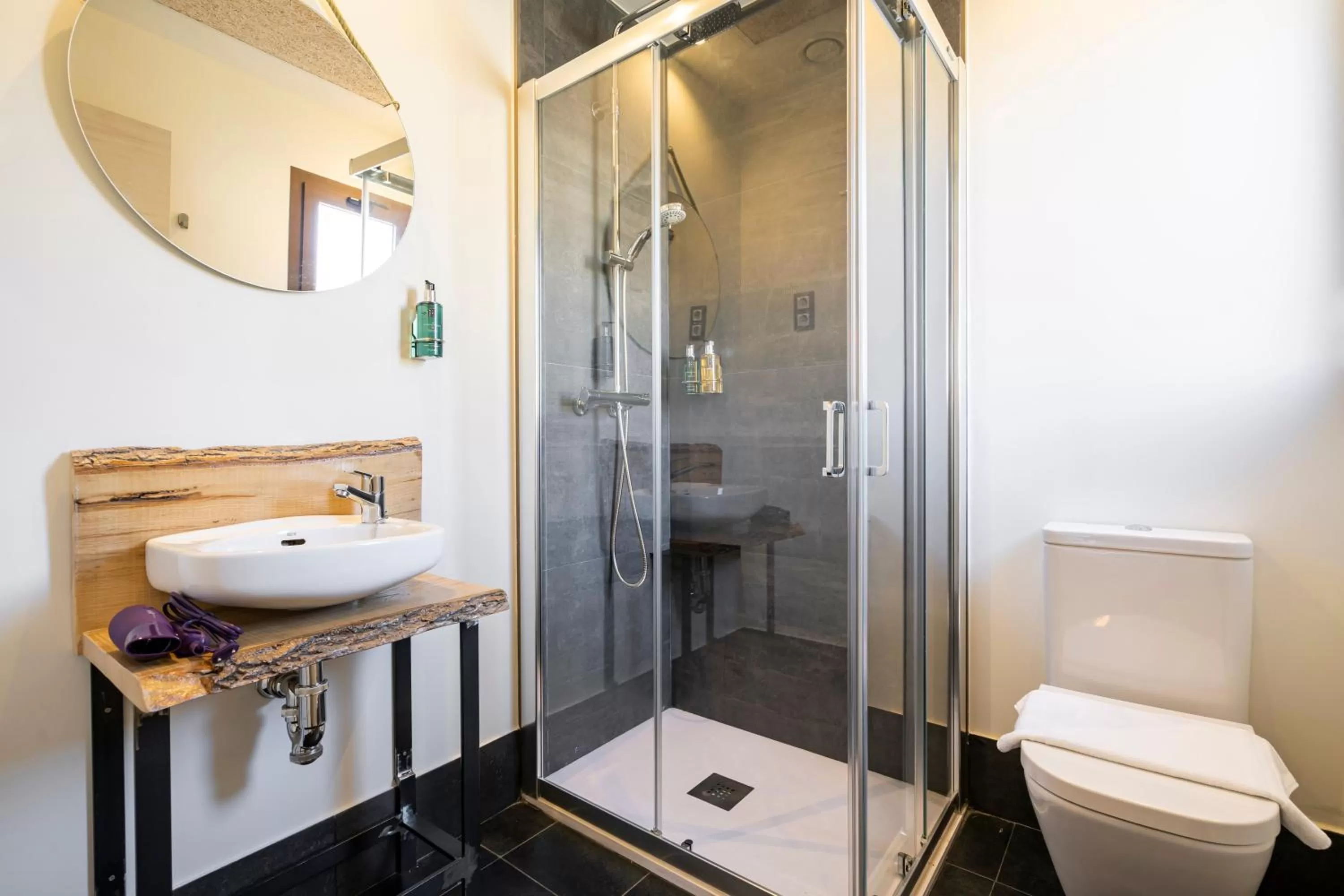 Bathroom in Dobo Azacanes Hostal