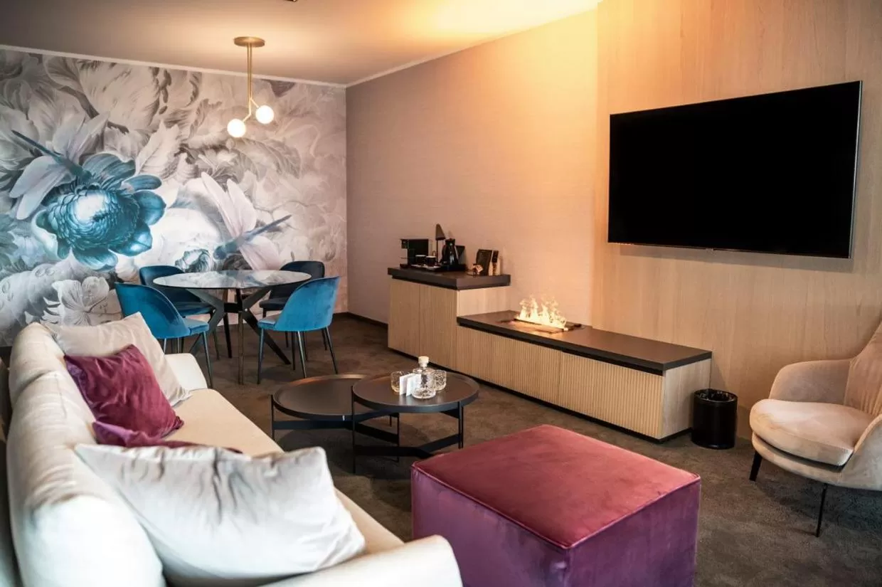 TV and multimedia in Elegans Hotel Brdo