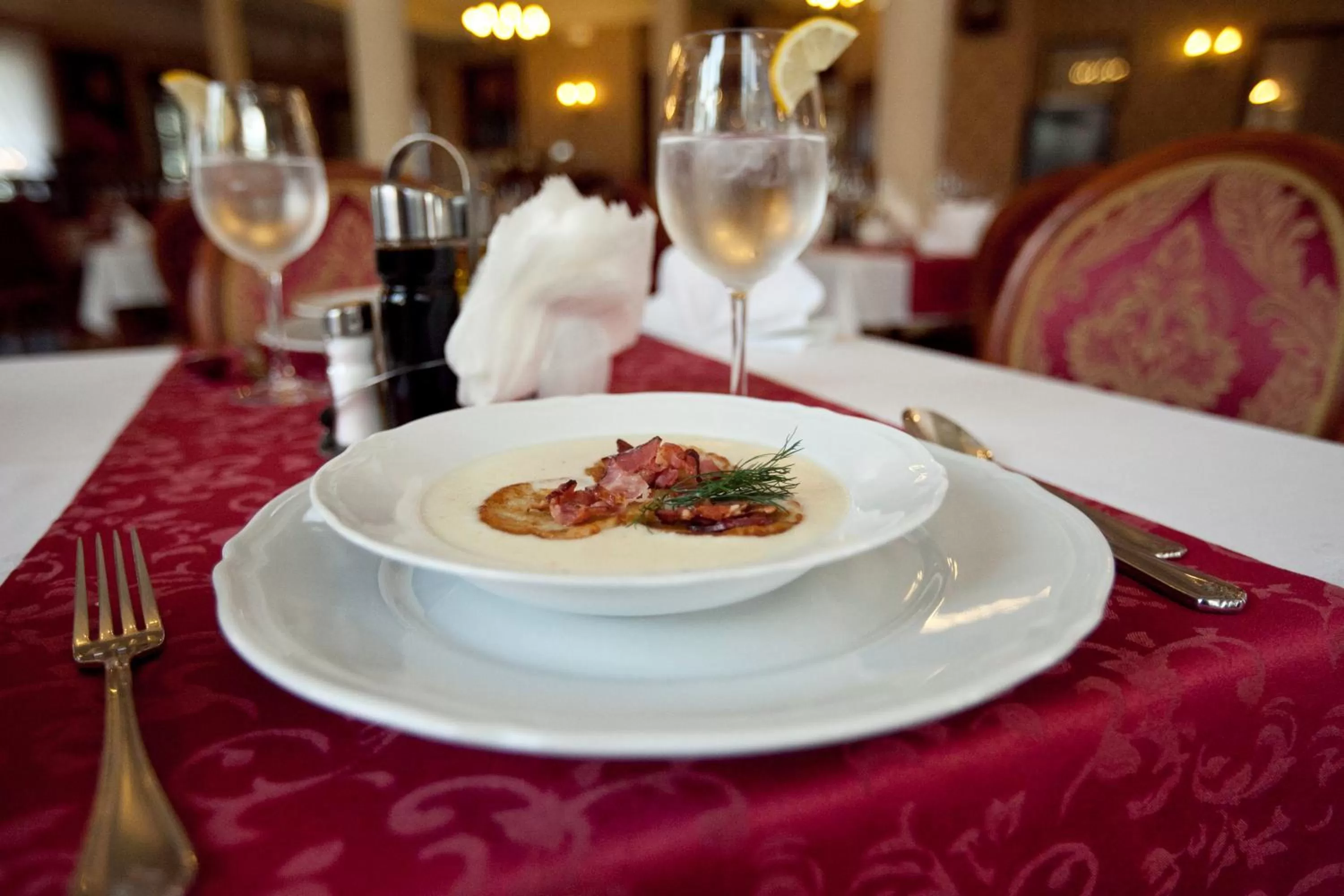 Restaurant/places to eat in Hotel Sarmata Zespół Dworski