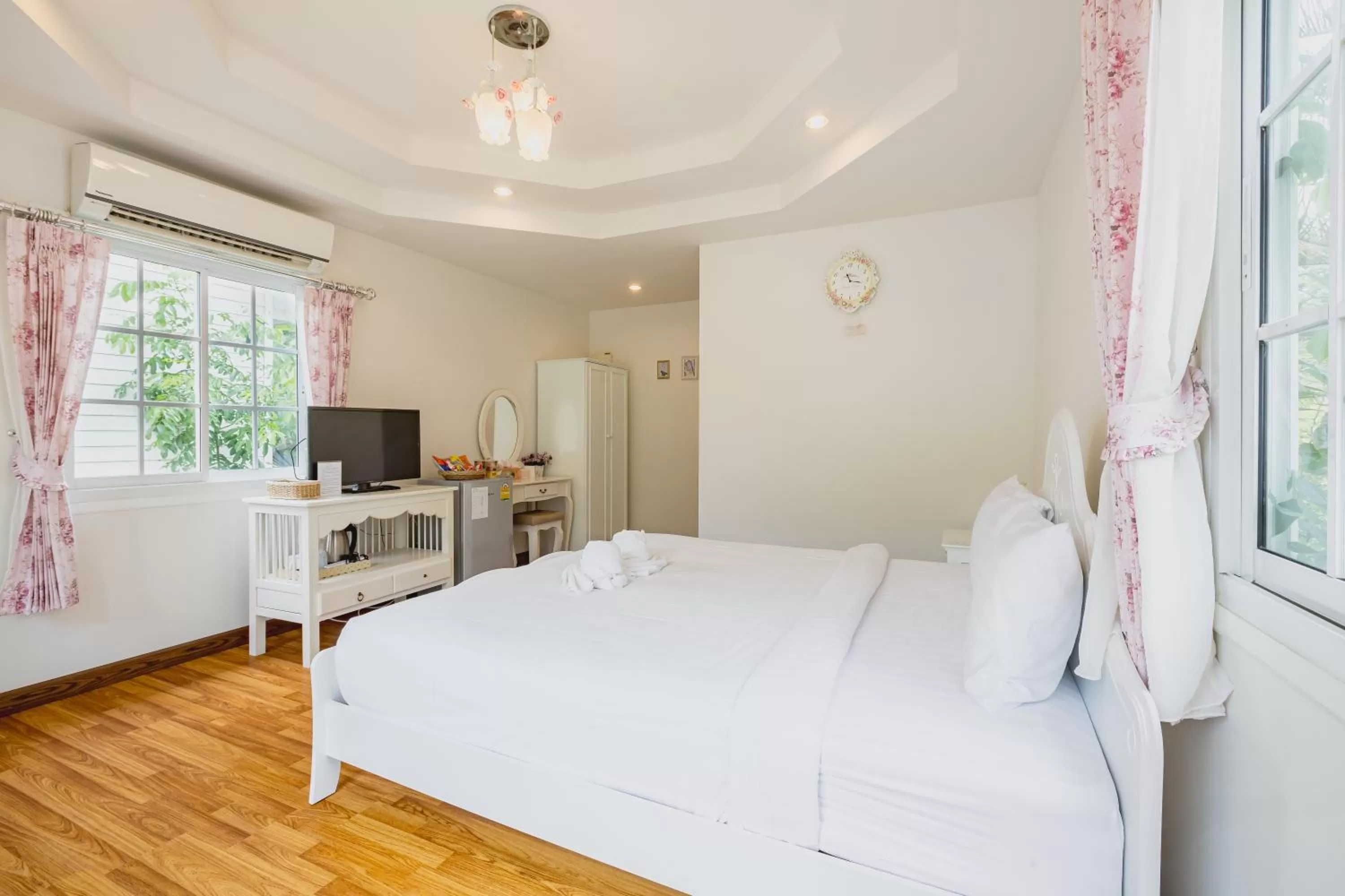 Bed in Sakarin Valley Resort