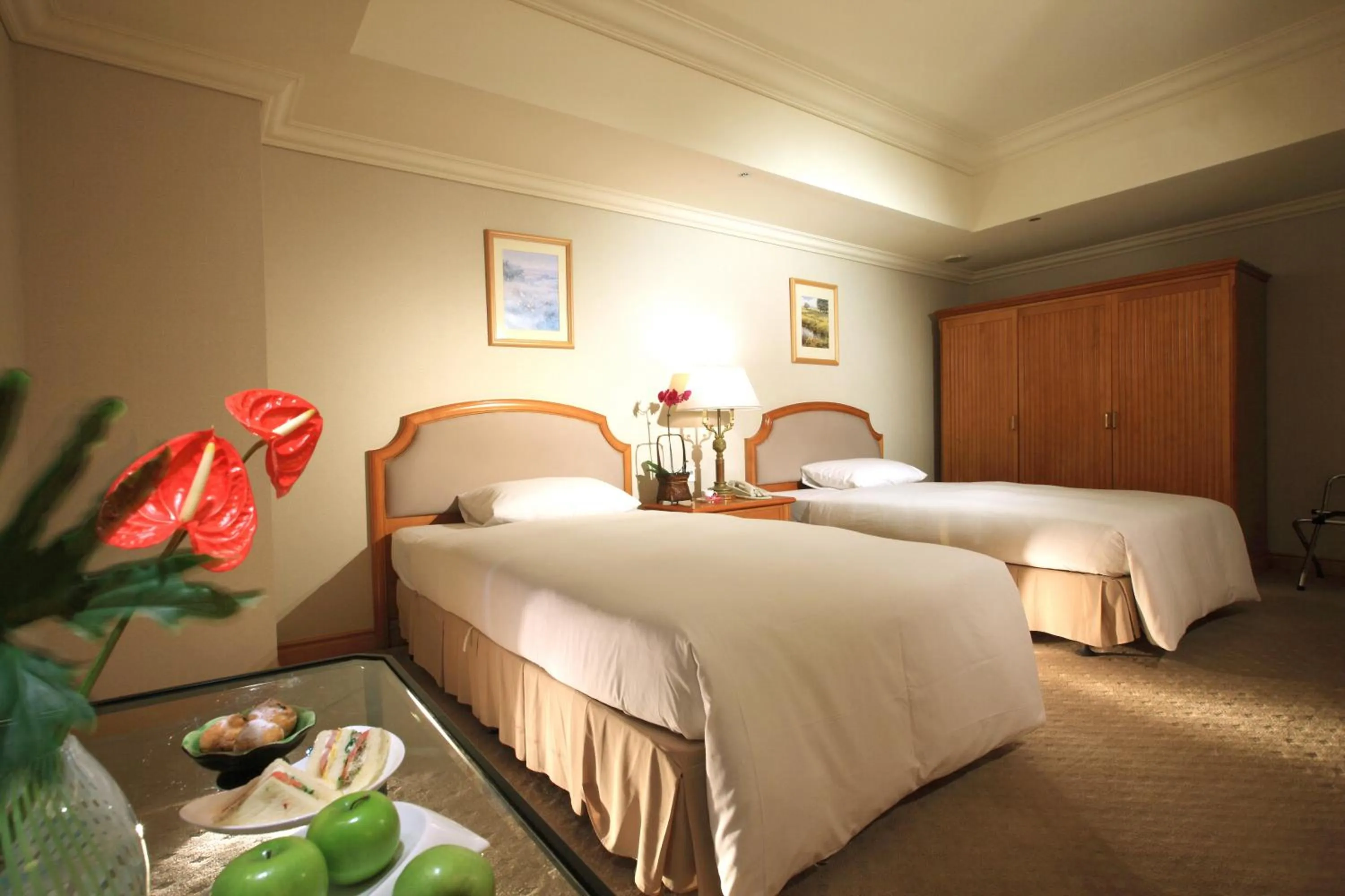 Photo of the whole room, Bed in Han Hsien International Hotel