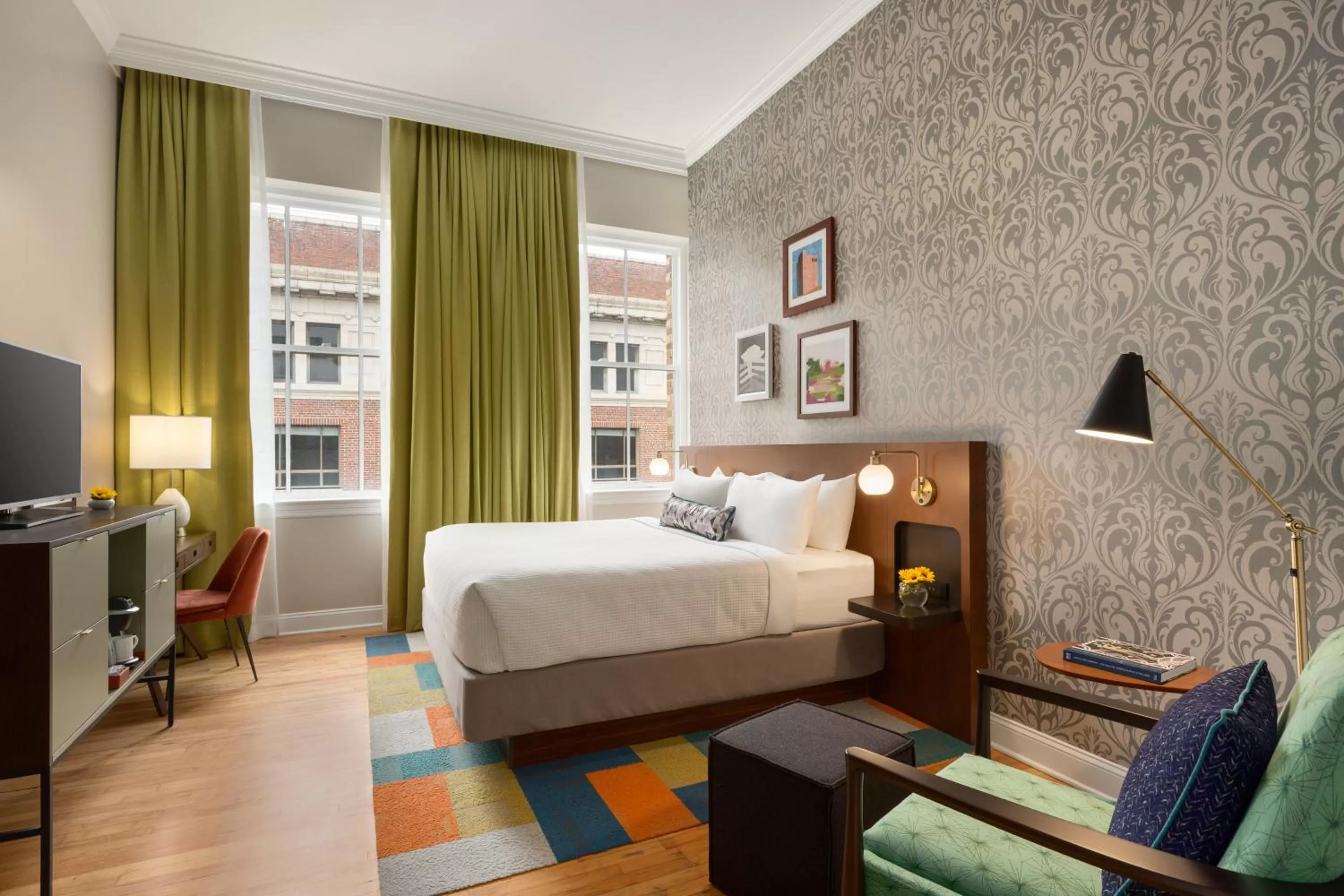 Photo of the whole room, Bed in Hotel Indigo - Winston-Salem Downtown by IHG