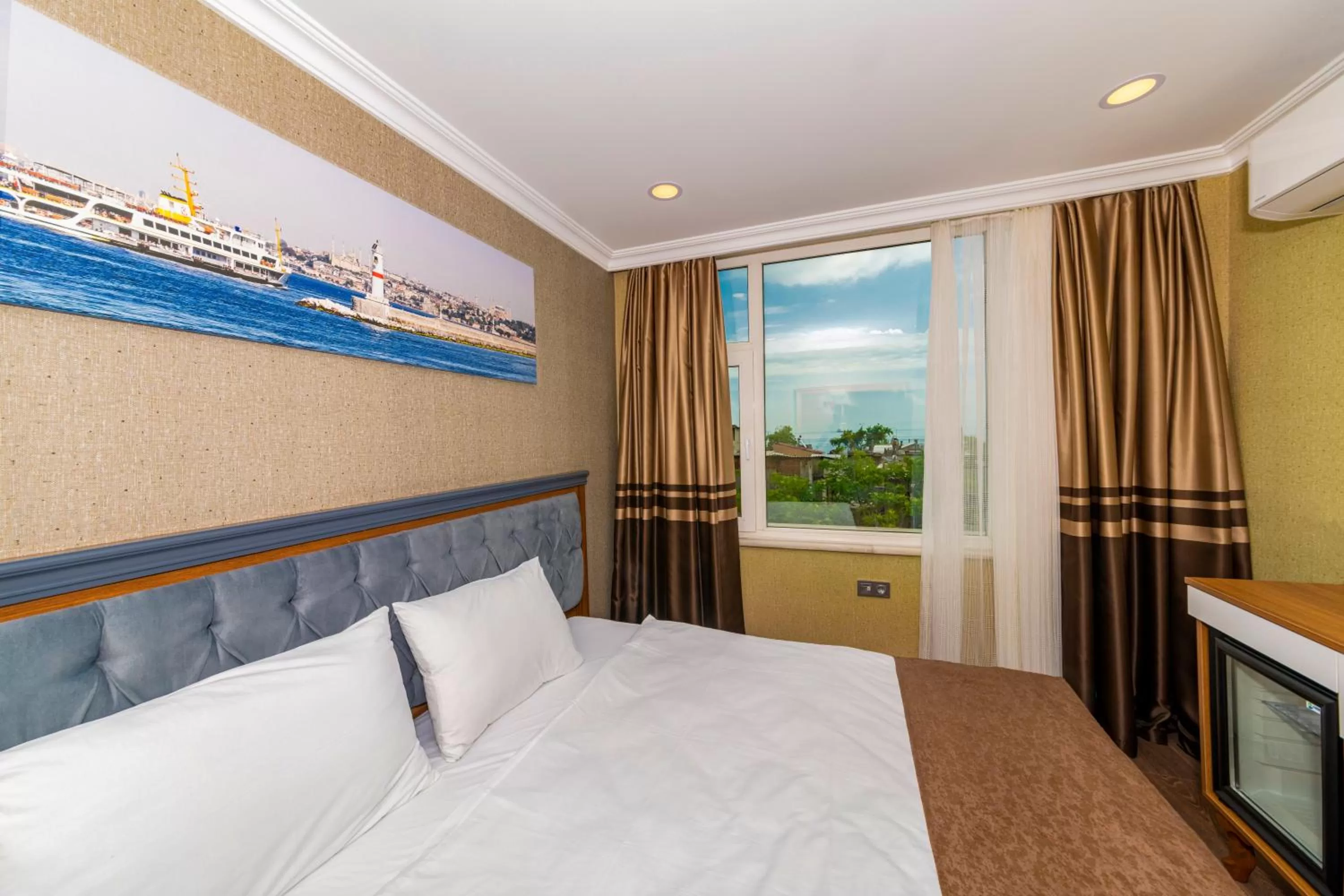 Bed in Golden Sand Hotel