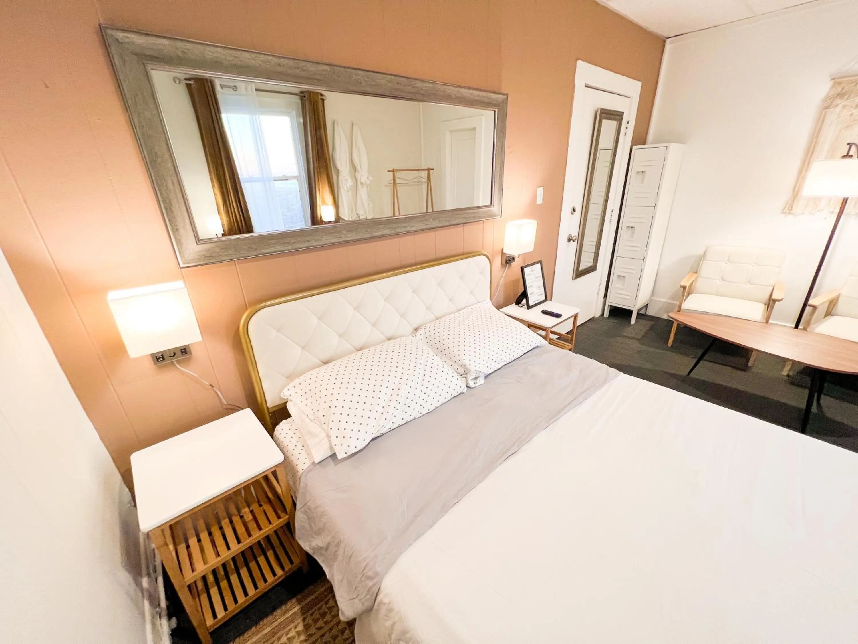 Bedroom, Bed in ITH Surf City Hostel Hermosa Beach