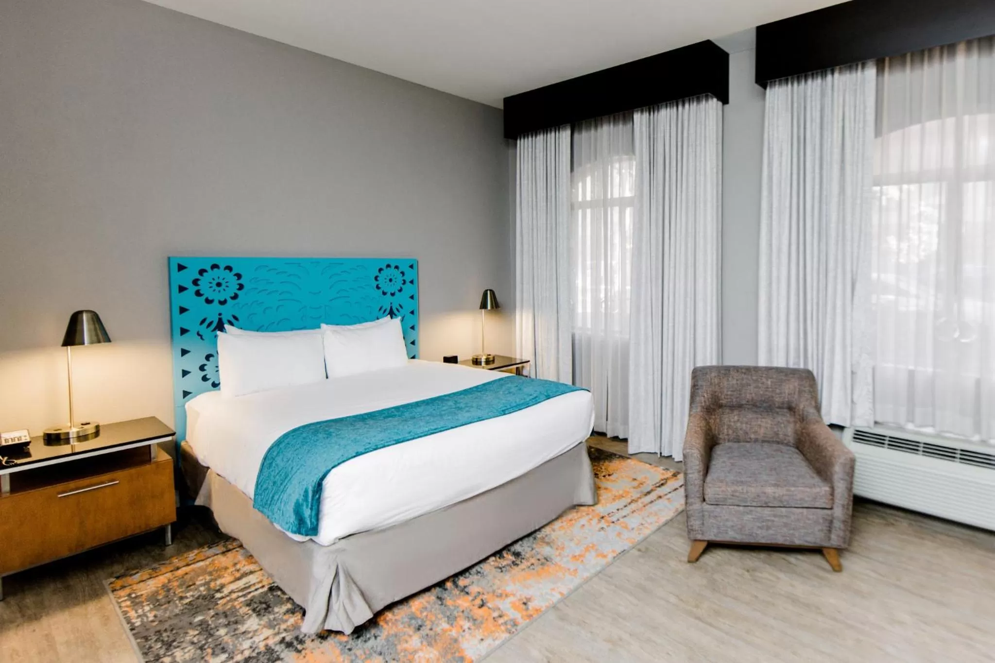 Photo of the whole room, Bed in Hotel Indigo San Antonio Riverwalk by IHG
