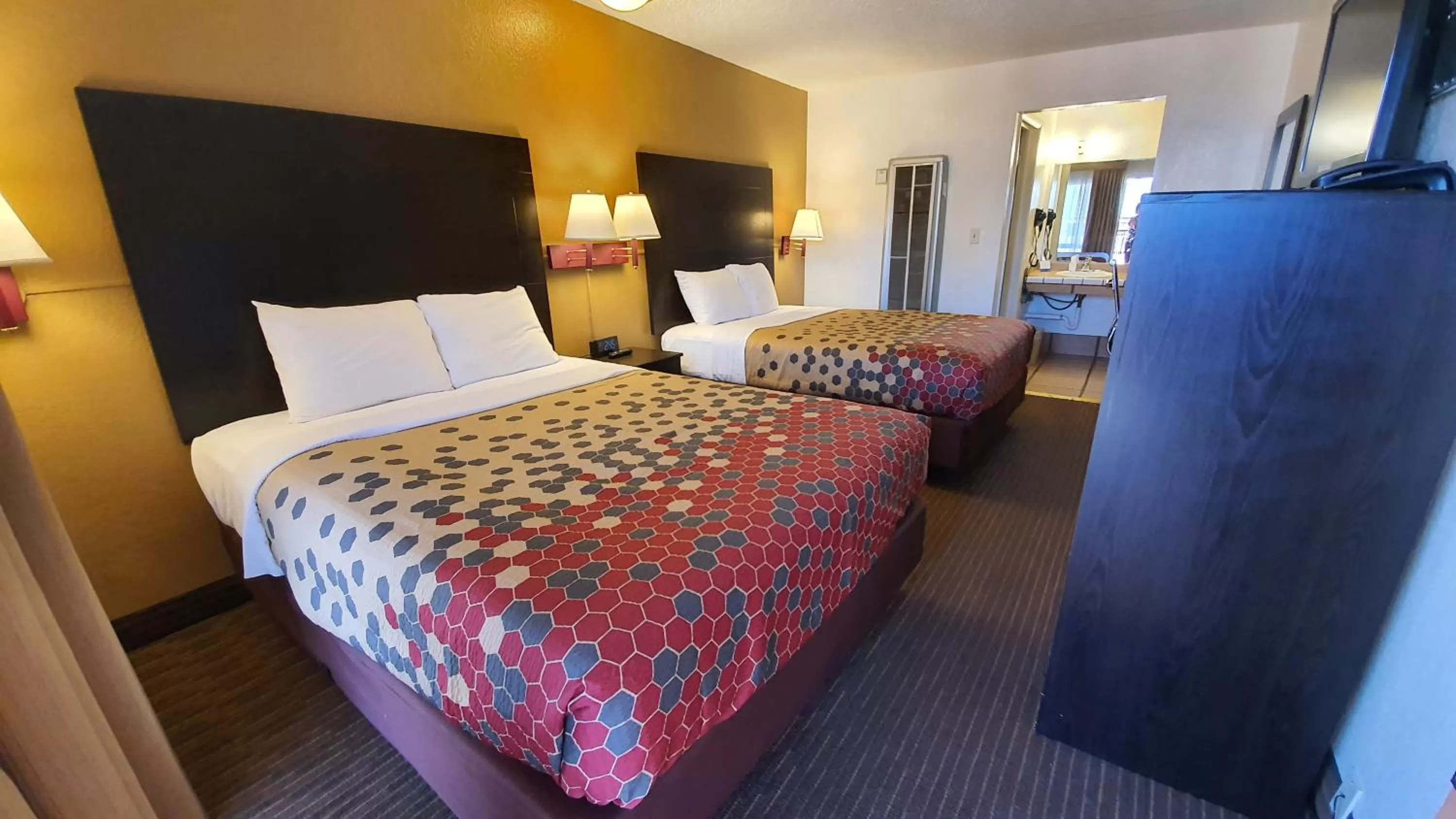 Bed in Rodeway Inn Flagstaff-Downtown