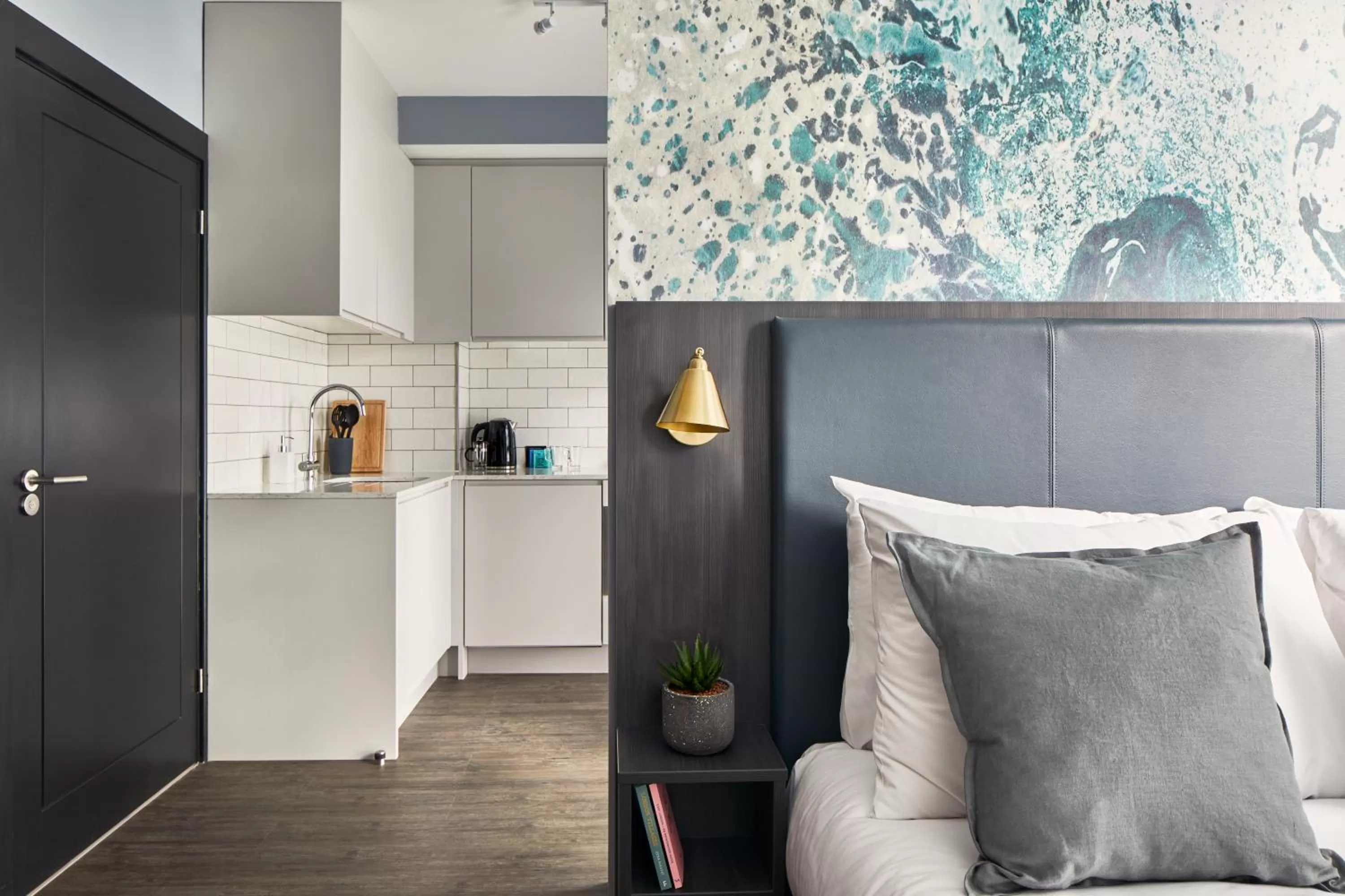 Kitchen or kitchenette in ARK Canary Wharf