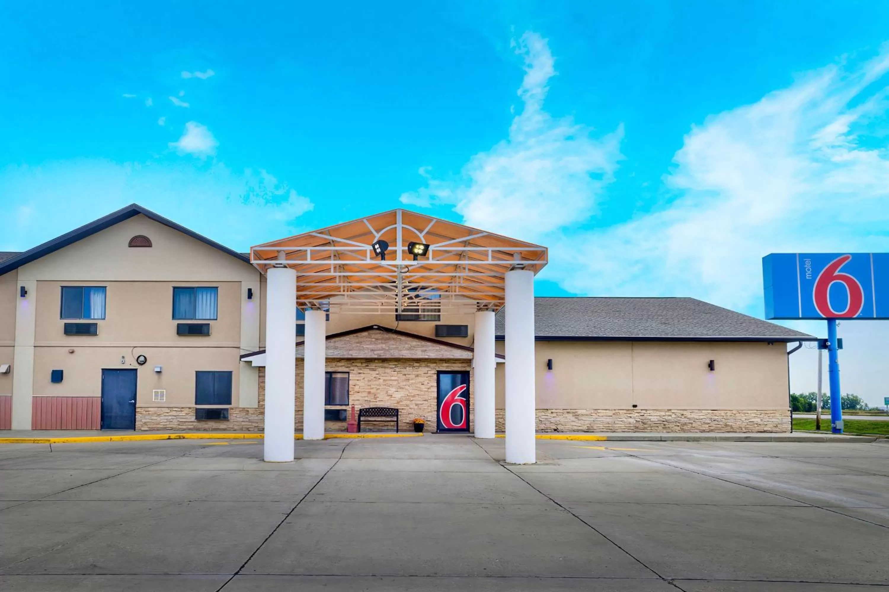 Property building in Motel 6-Percival, IA