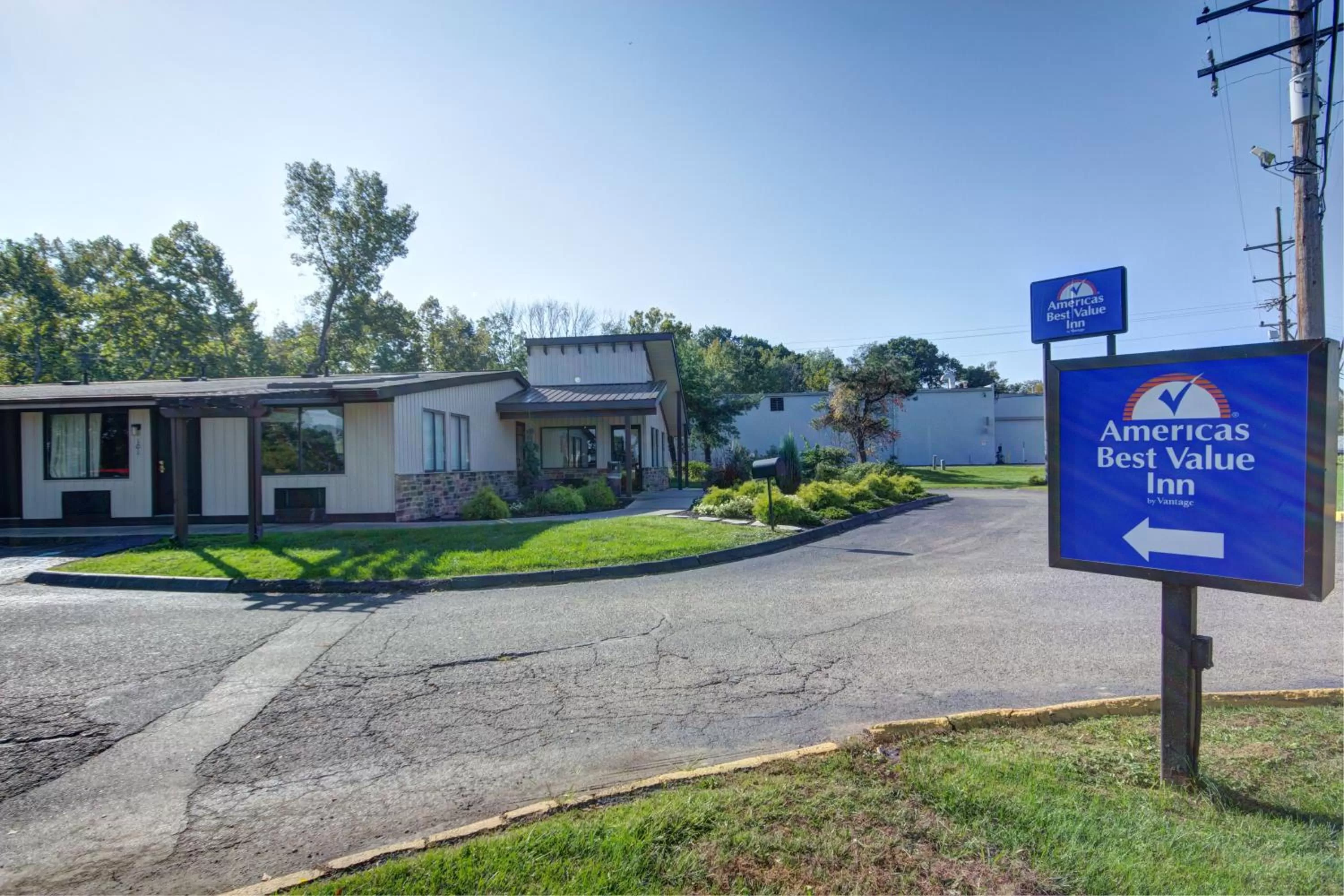 Facade/entrance in Americas Best Value Inn Heath-Newark