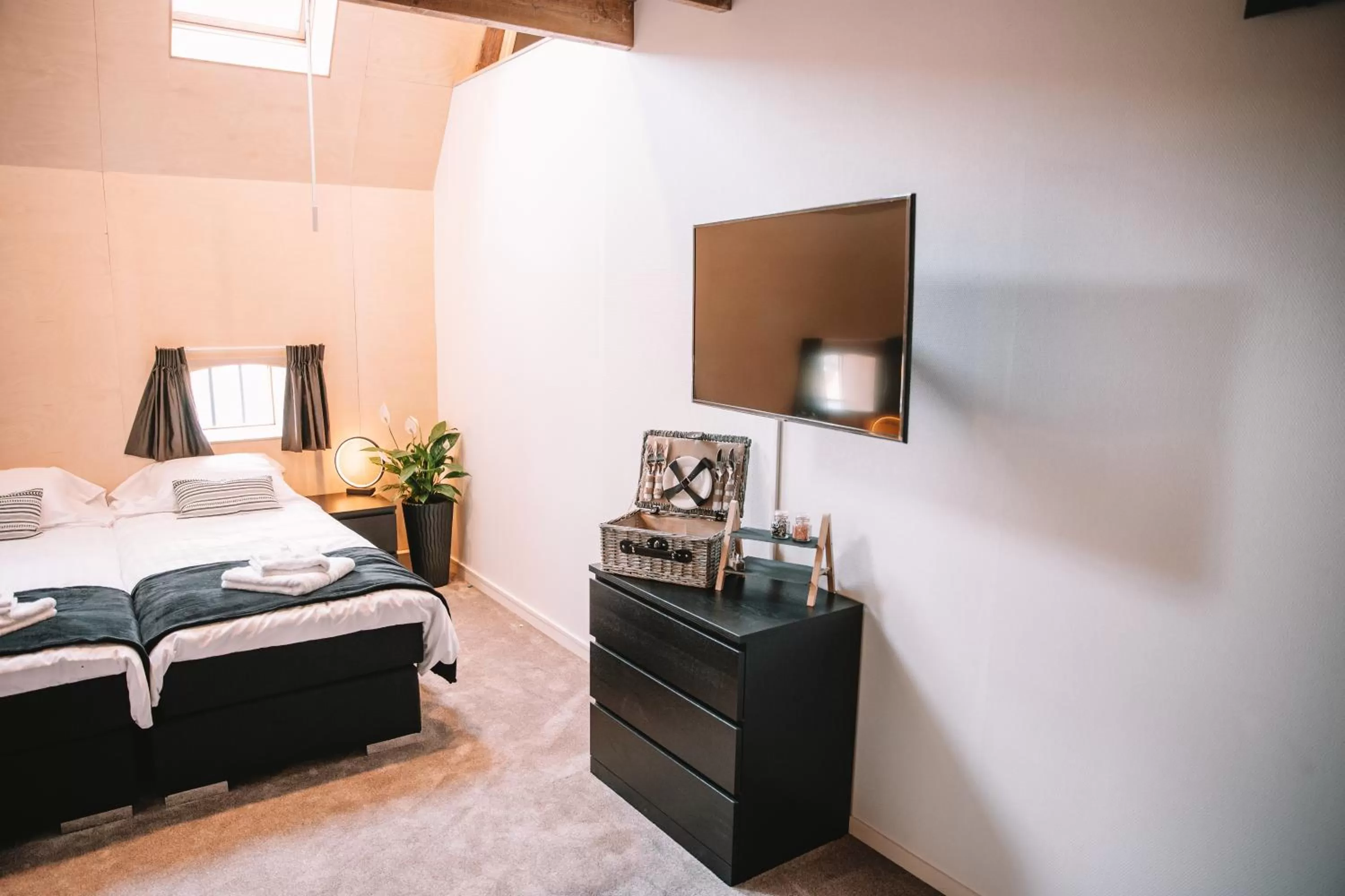 Photo of the whole room, Bed in Harlingen Staete B&B Boutique hotel