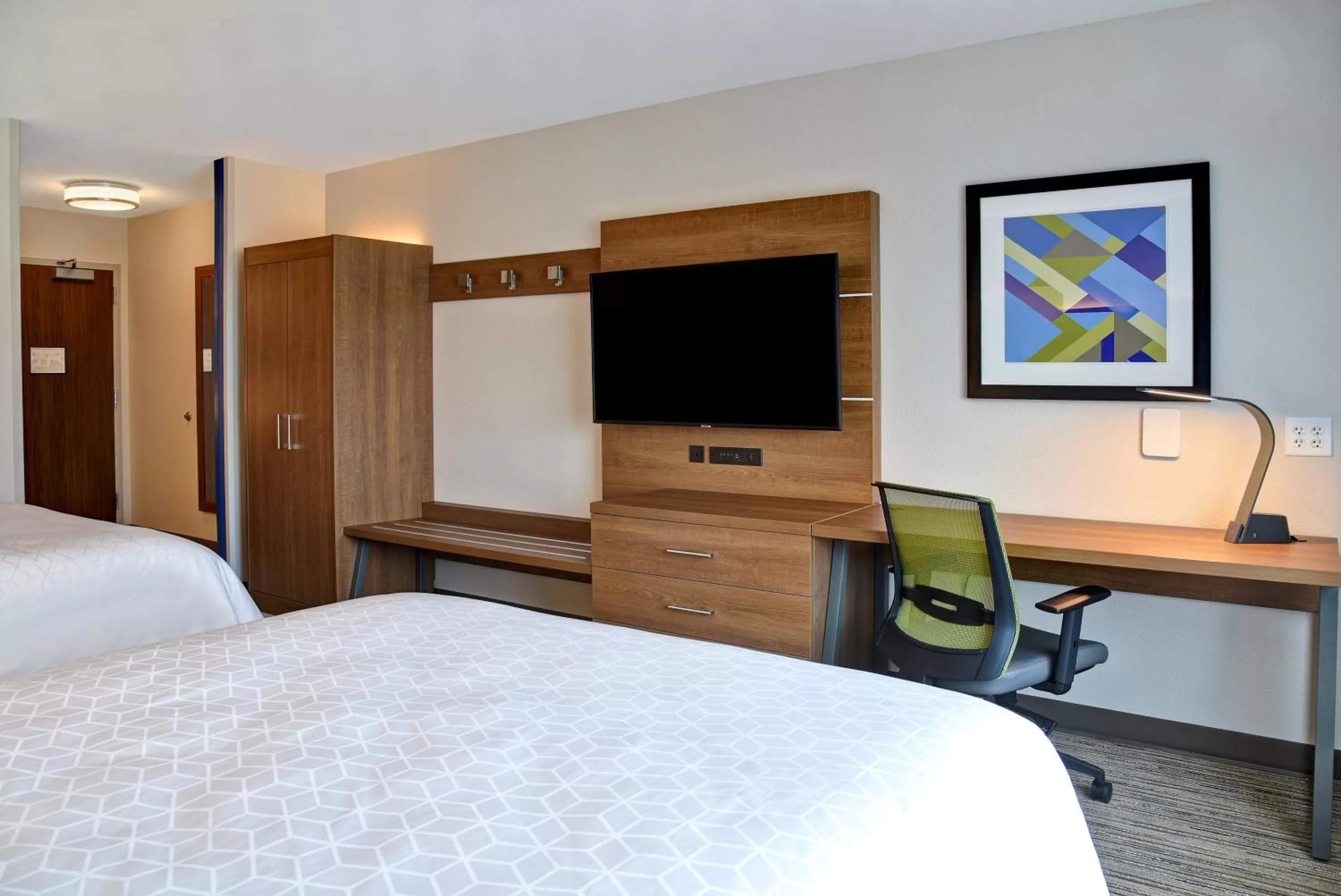 Photo of the whole room, Bed in Holiday Inn Express & Suites - Ottawa by IHG