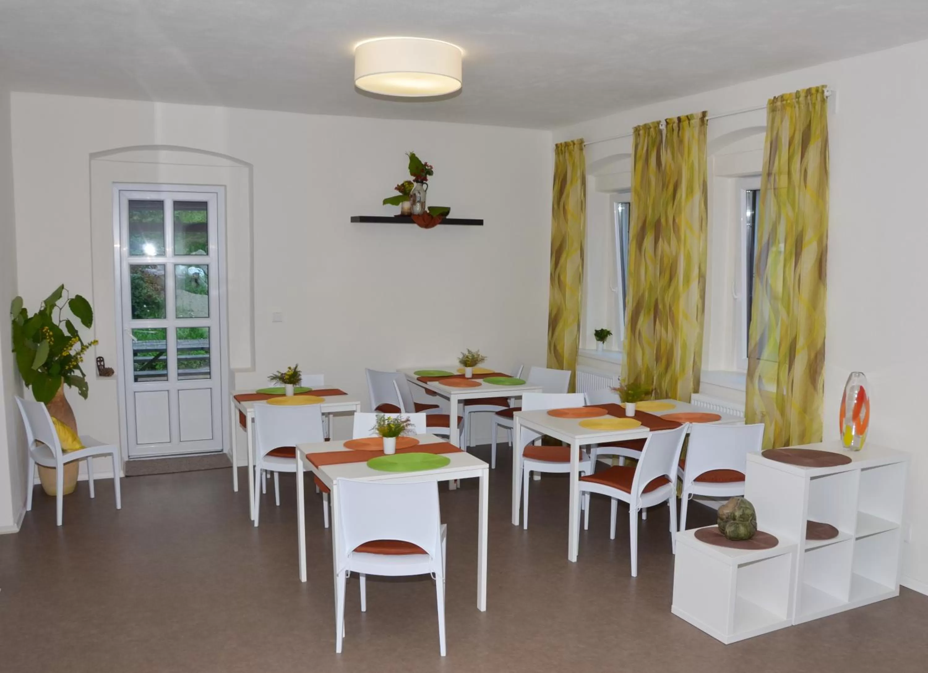 Communal lounge/ TV room in B&B À la montagne