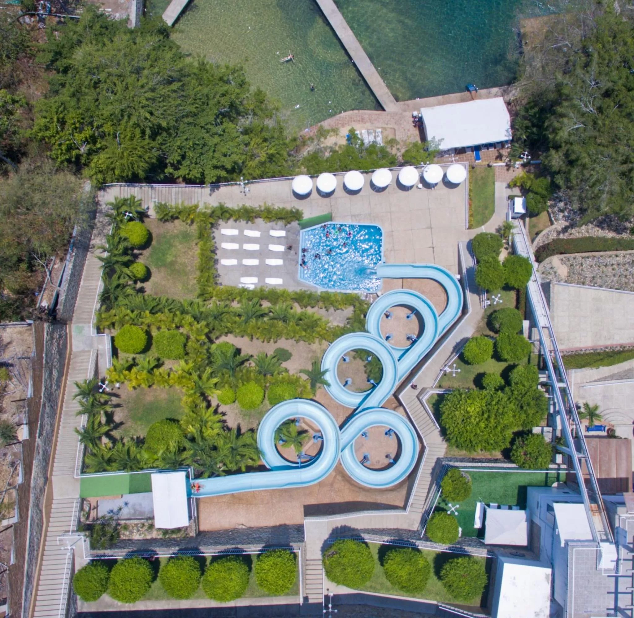 Aqua park in Alba Suites Acapulco