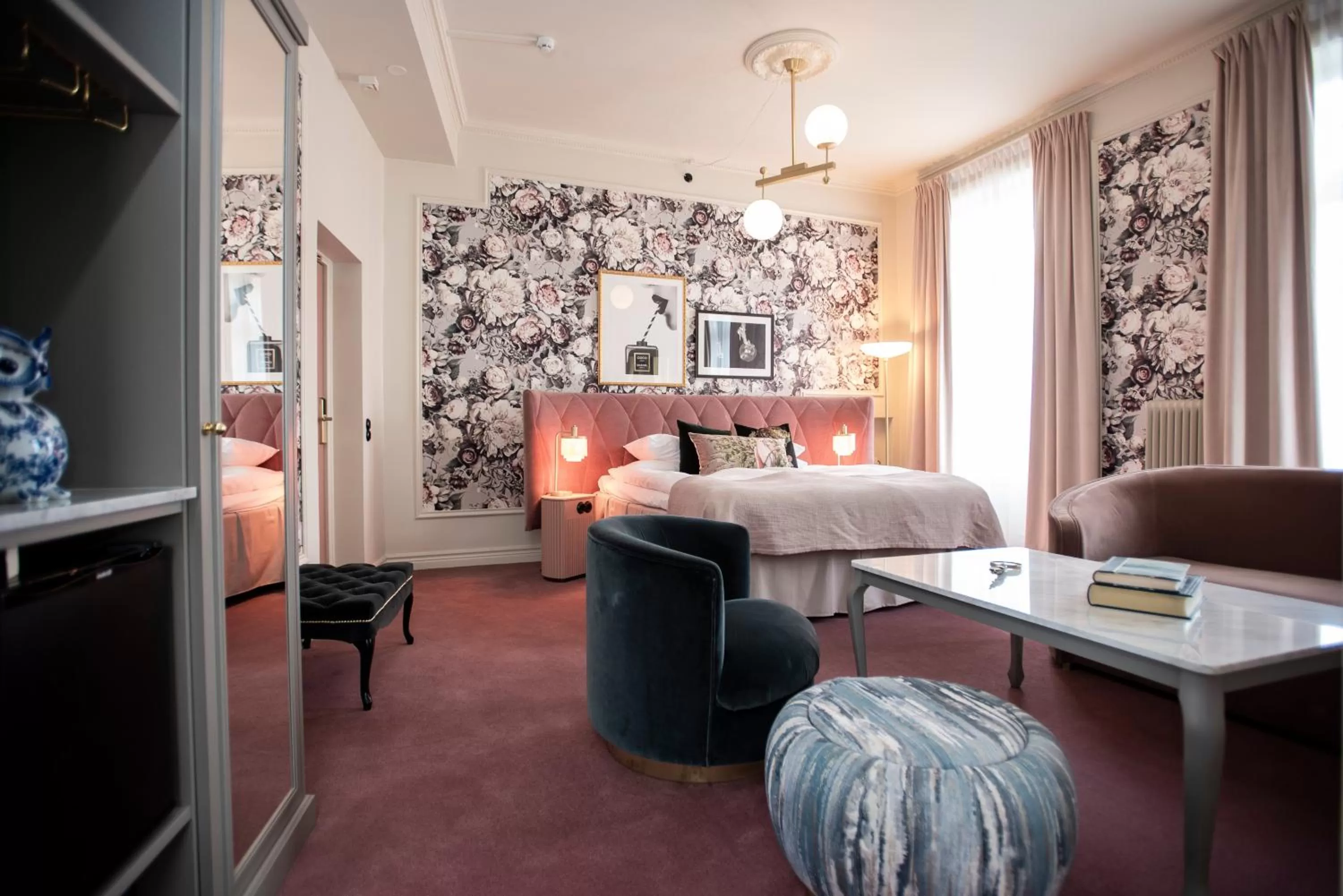 Bed in The Vault Hotel, WorldHotels Crafted