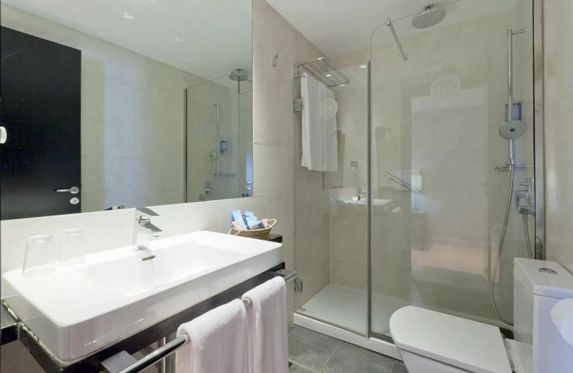 Bathroom in Hotel Vallemar