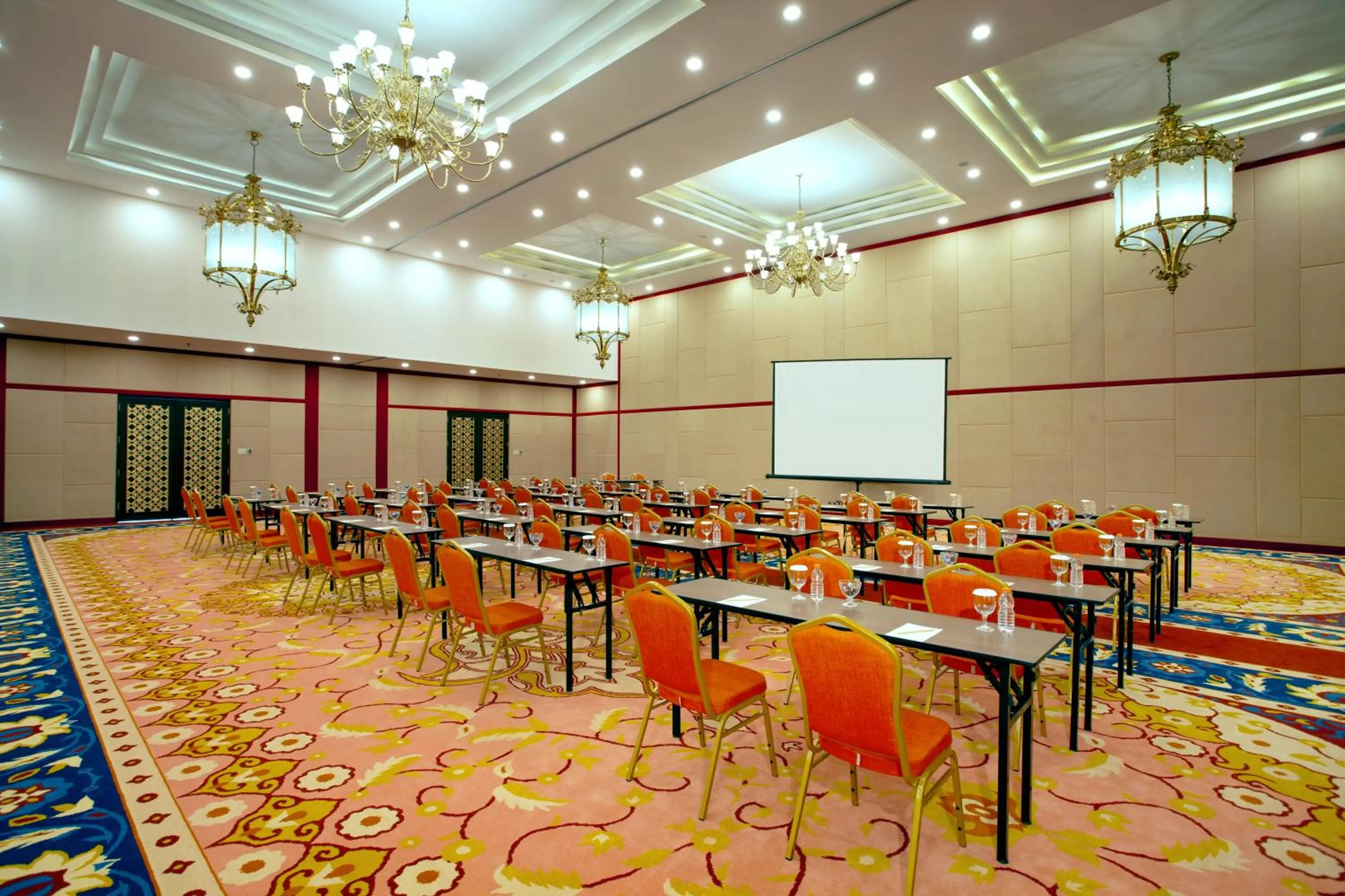 Meeting/conference room in Alhambra Hotel & Convention, BW Signature Collection