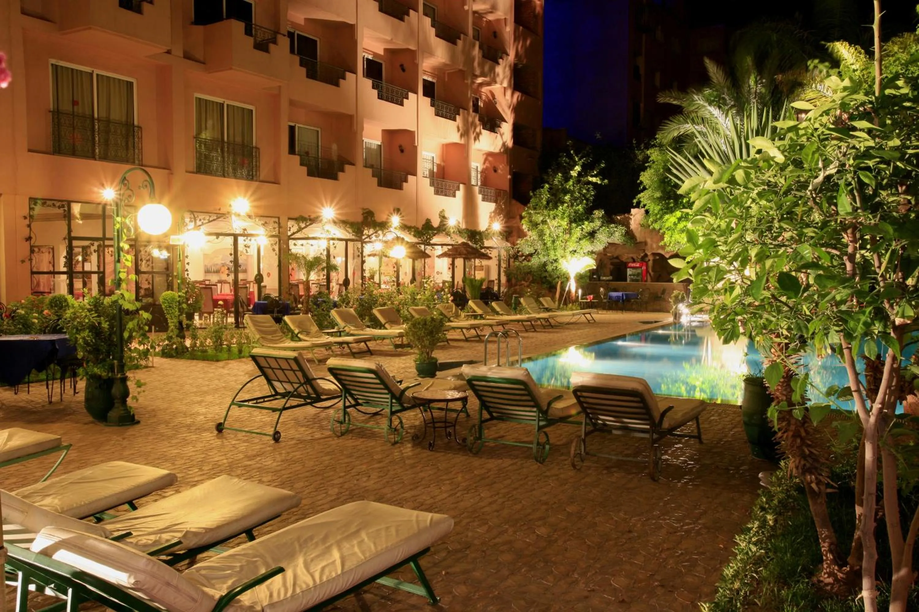 Swimming pool in Imperial Holiday Hôtel & spa