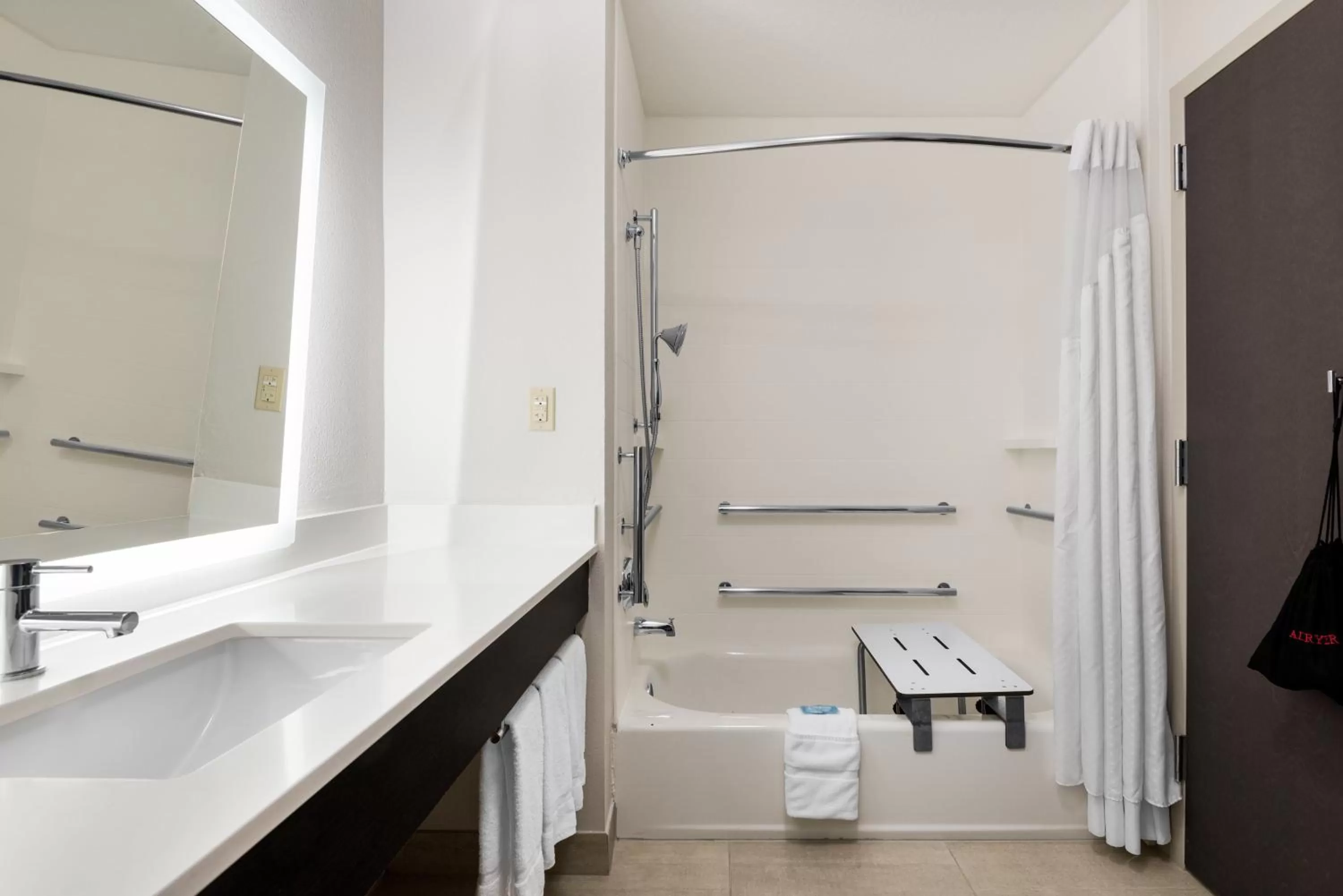 Bathroom in Holiday Inn Express & Suites Lakeland South by IHG