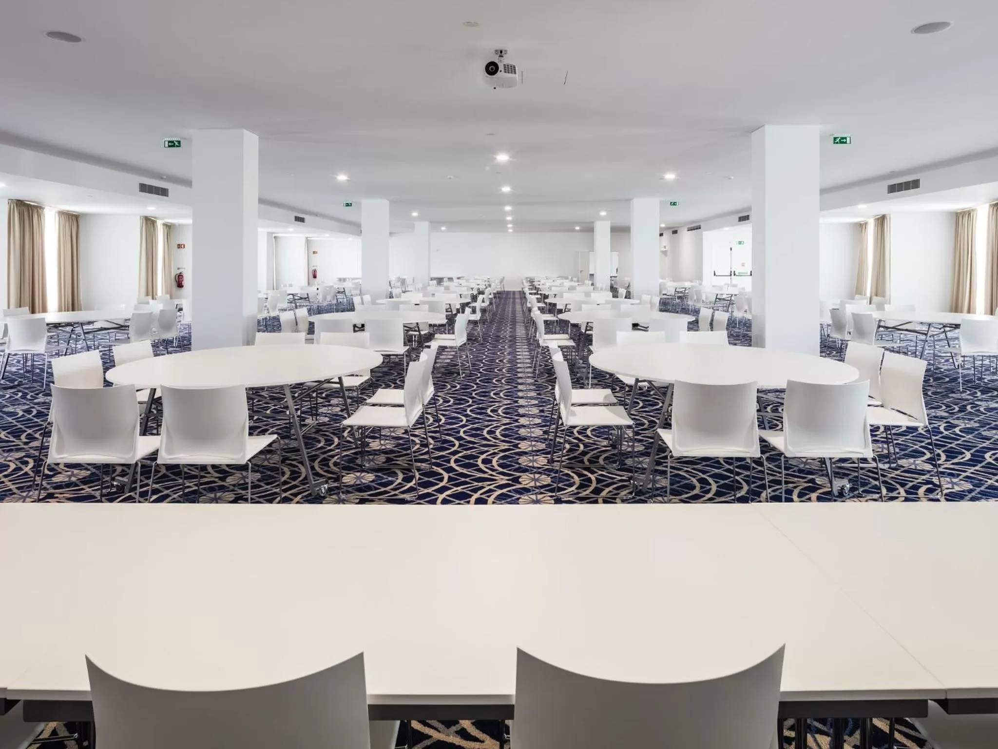 Business facilities in MH Peniche