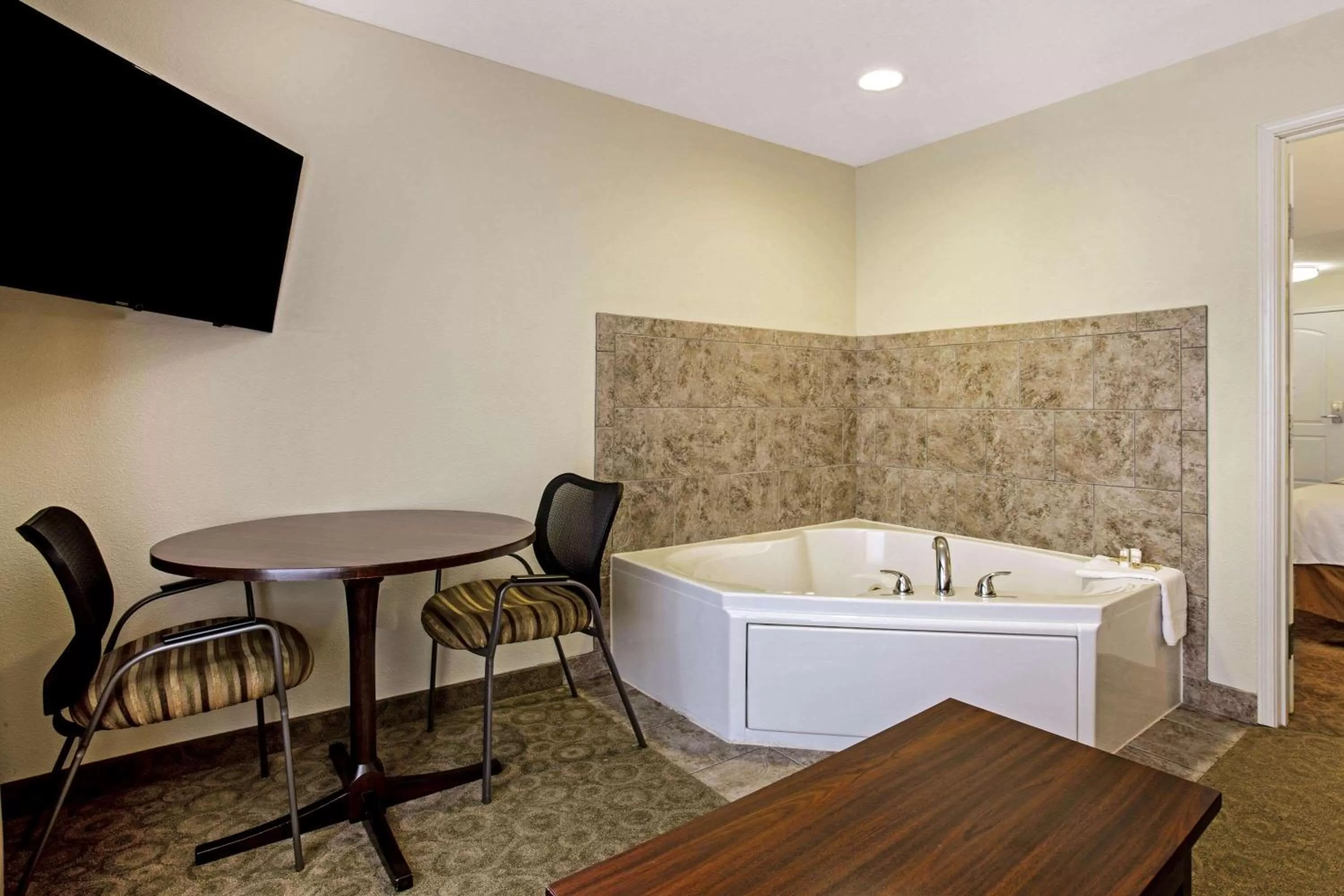 Photo of the whole room in La Quinta by Wyndham Bismarck