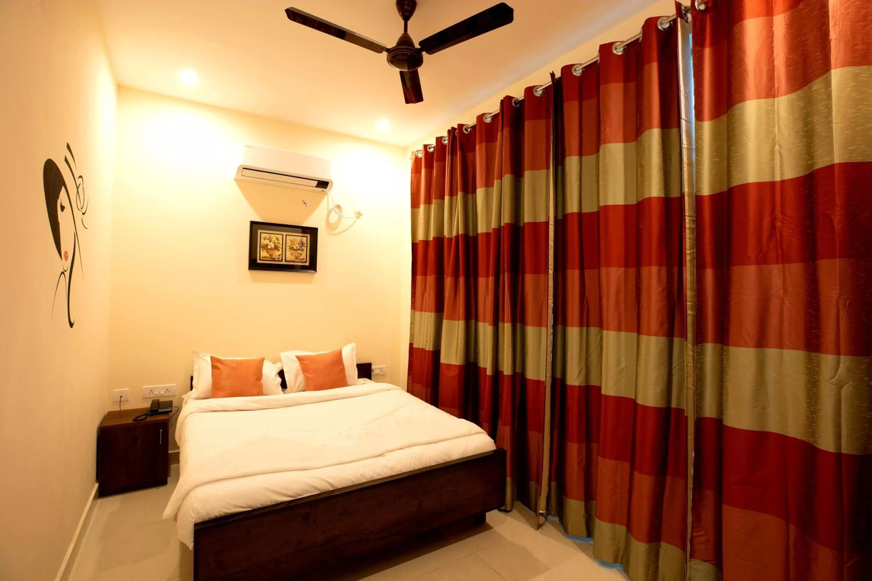 Photo of the whole room, Bed in Thiru Pavilion Retreat