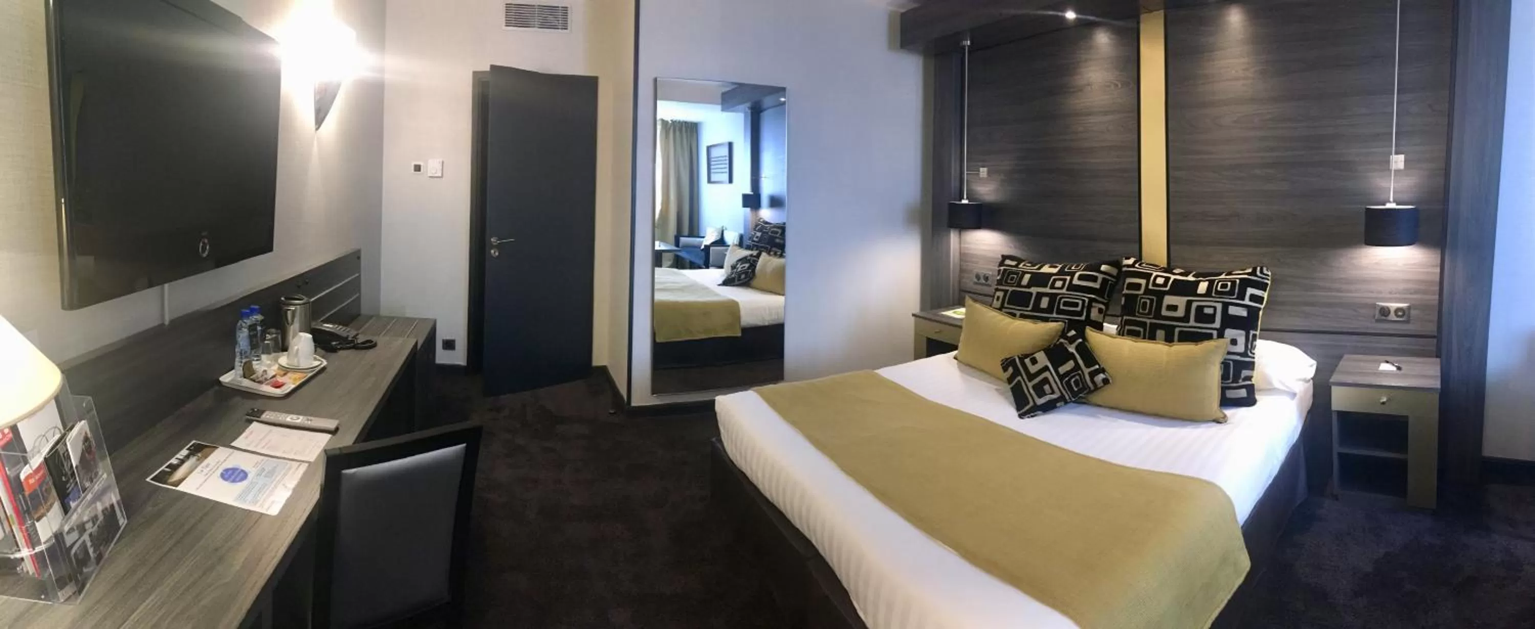 Photo of the whole room, Bed in Hotel Palladia