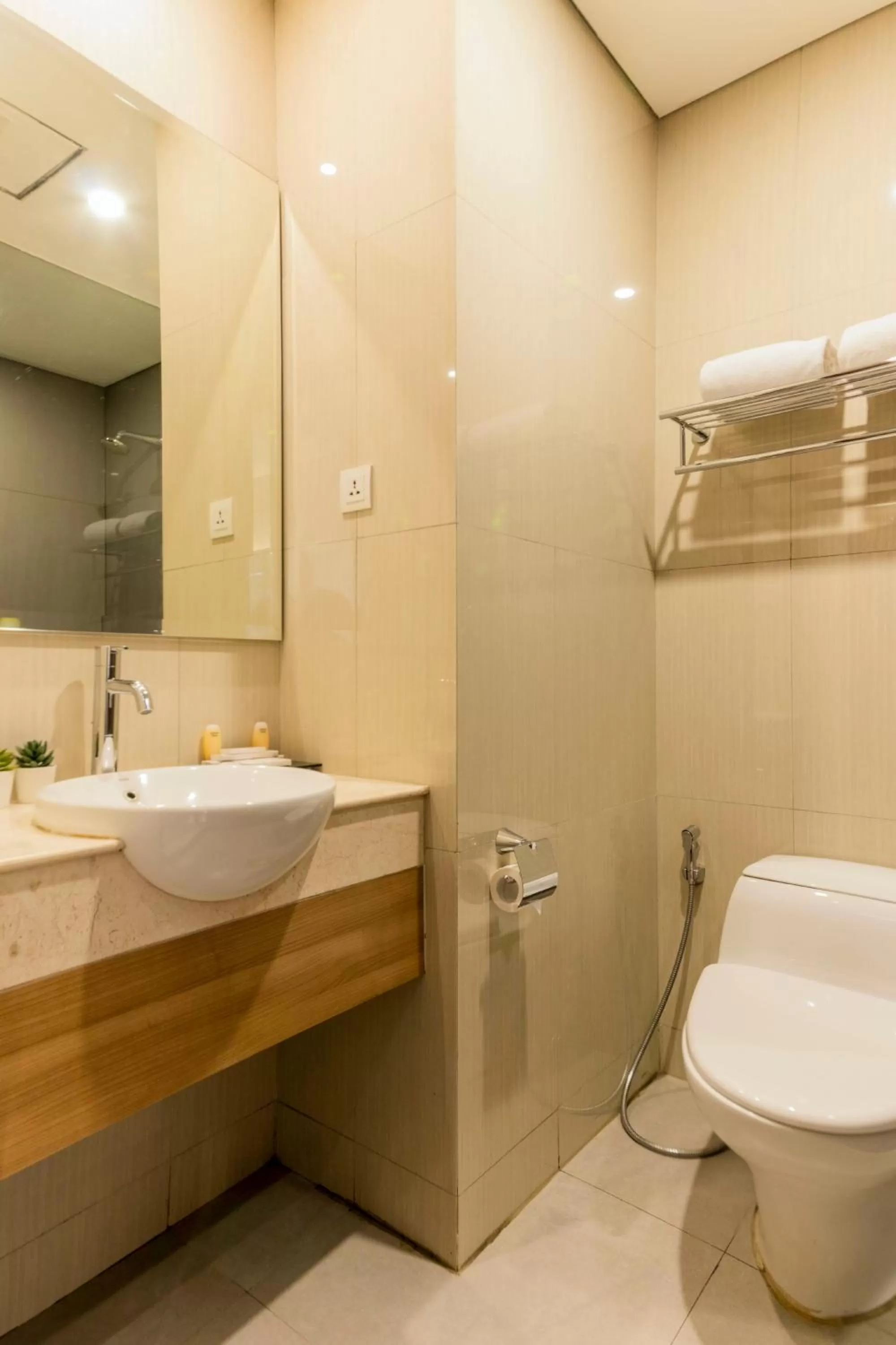 Toilet in Antero Hotel Jababeka Cikarang