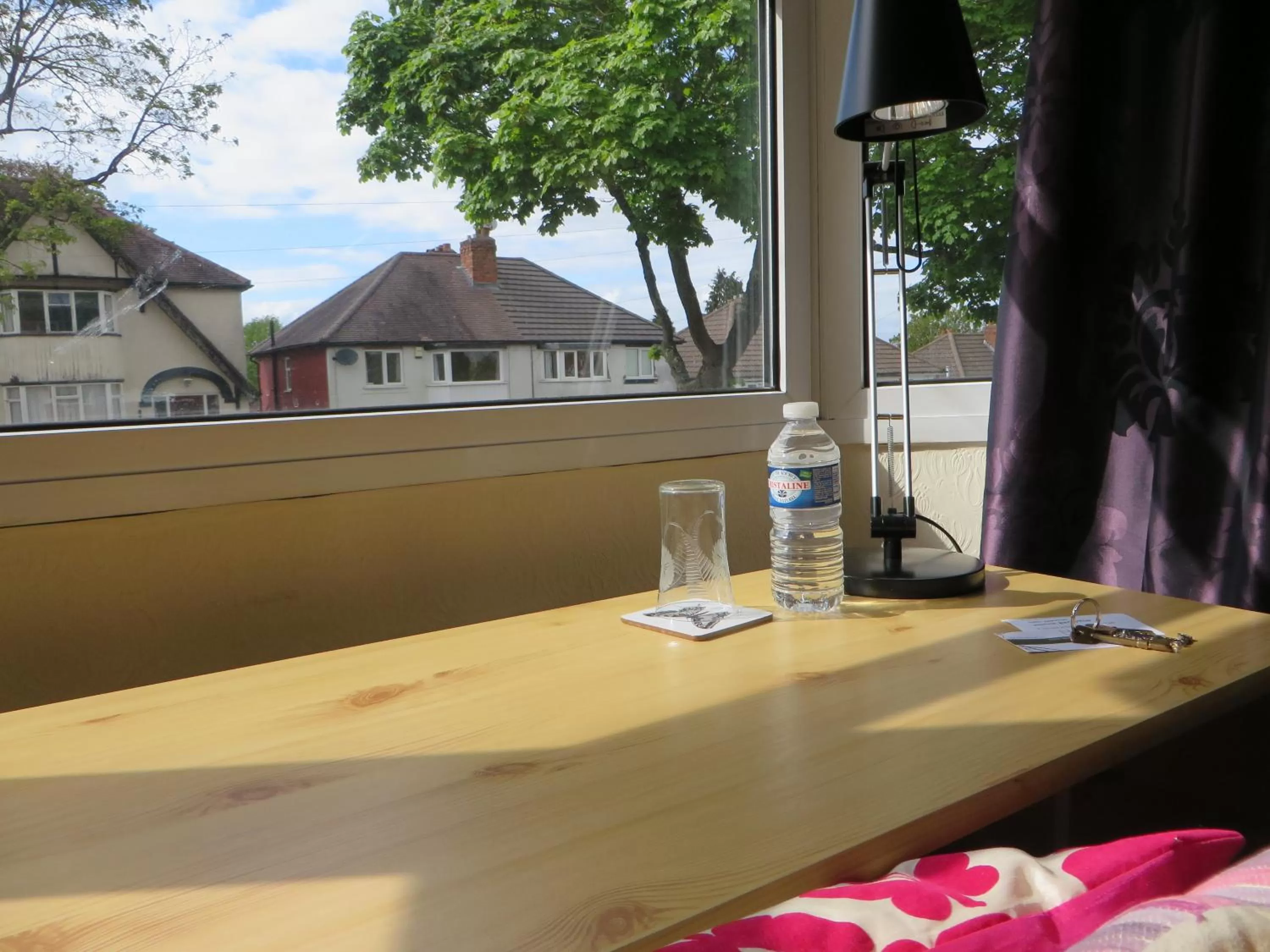 Quiet street view in Comfortable rooms