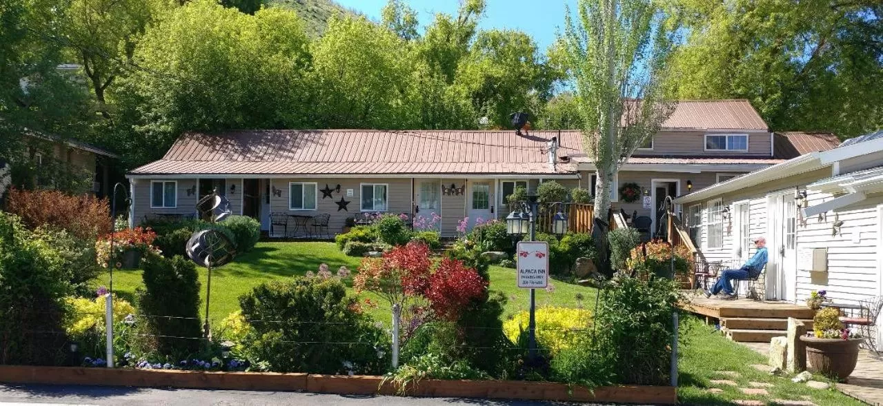 Property Building in Alpaca Inn