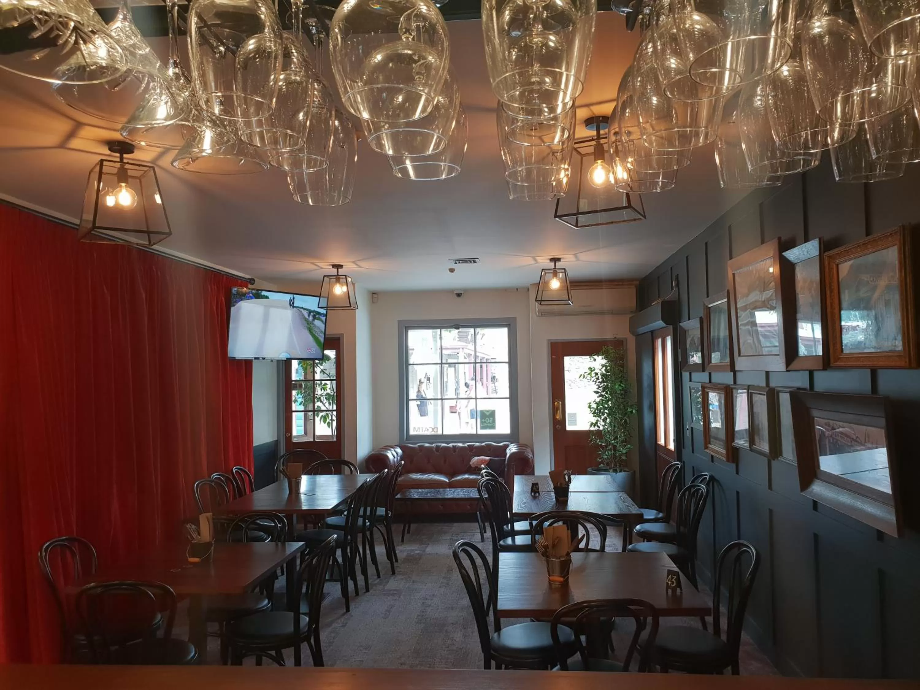 Restaurant/places to eat in New Orleans Hotel