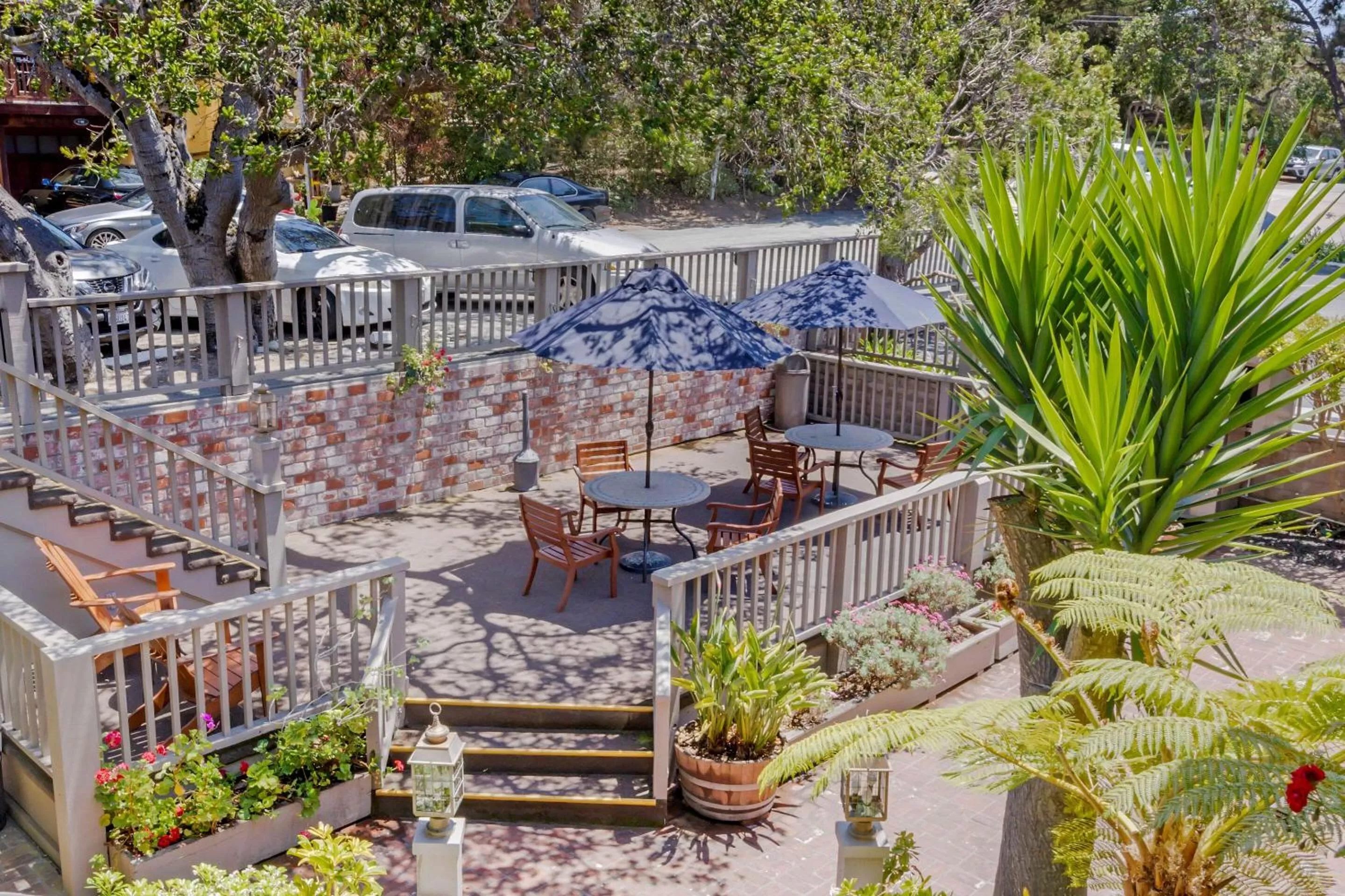 Property building in Comfort Inn Carmel By the Sea