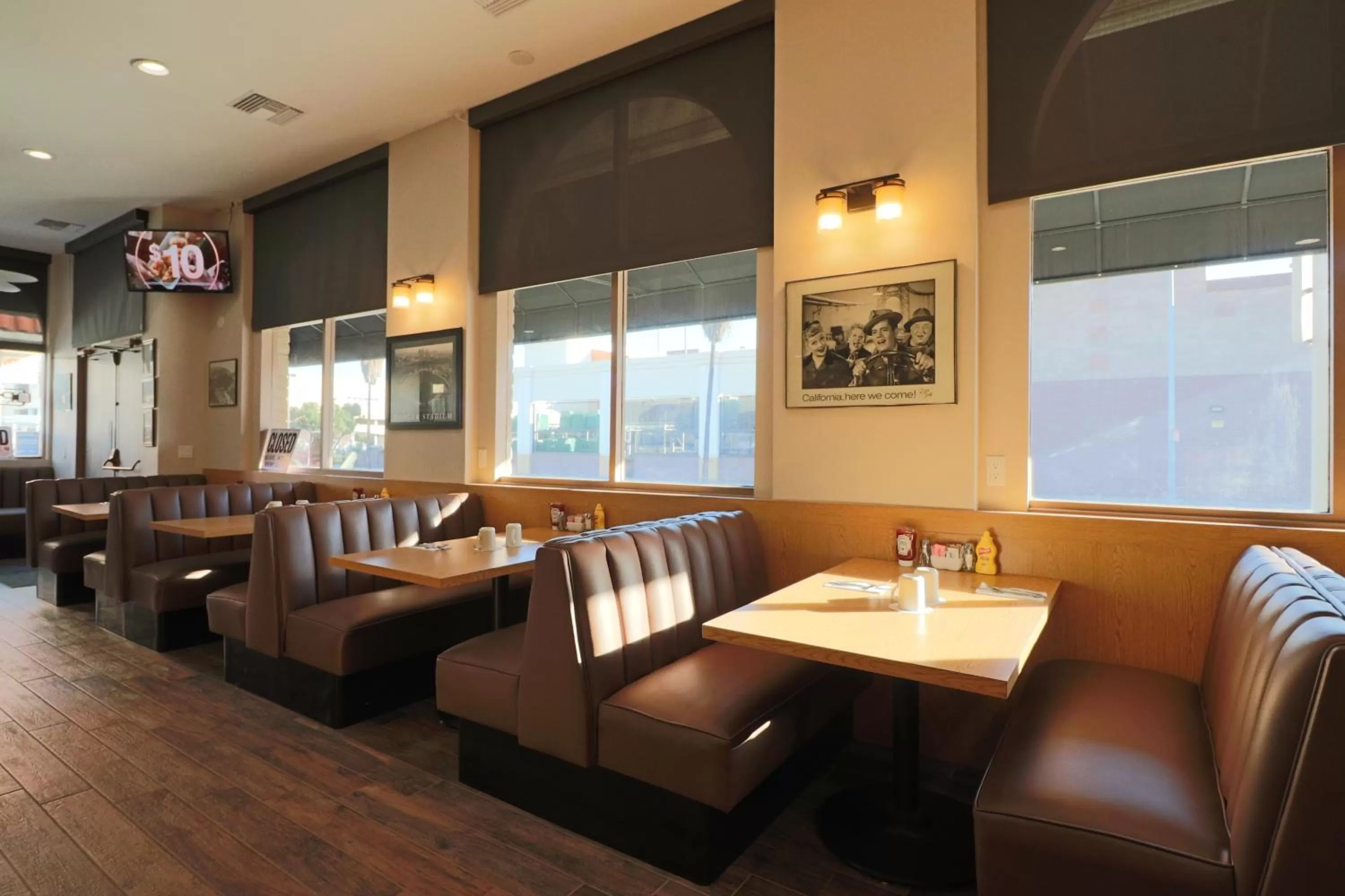 Restaurant/places to eat in Dunes Inn - Sunset