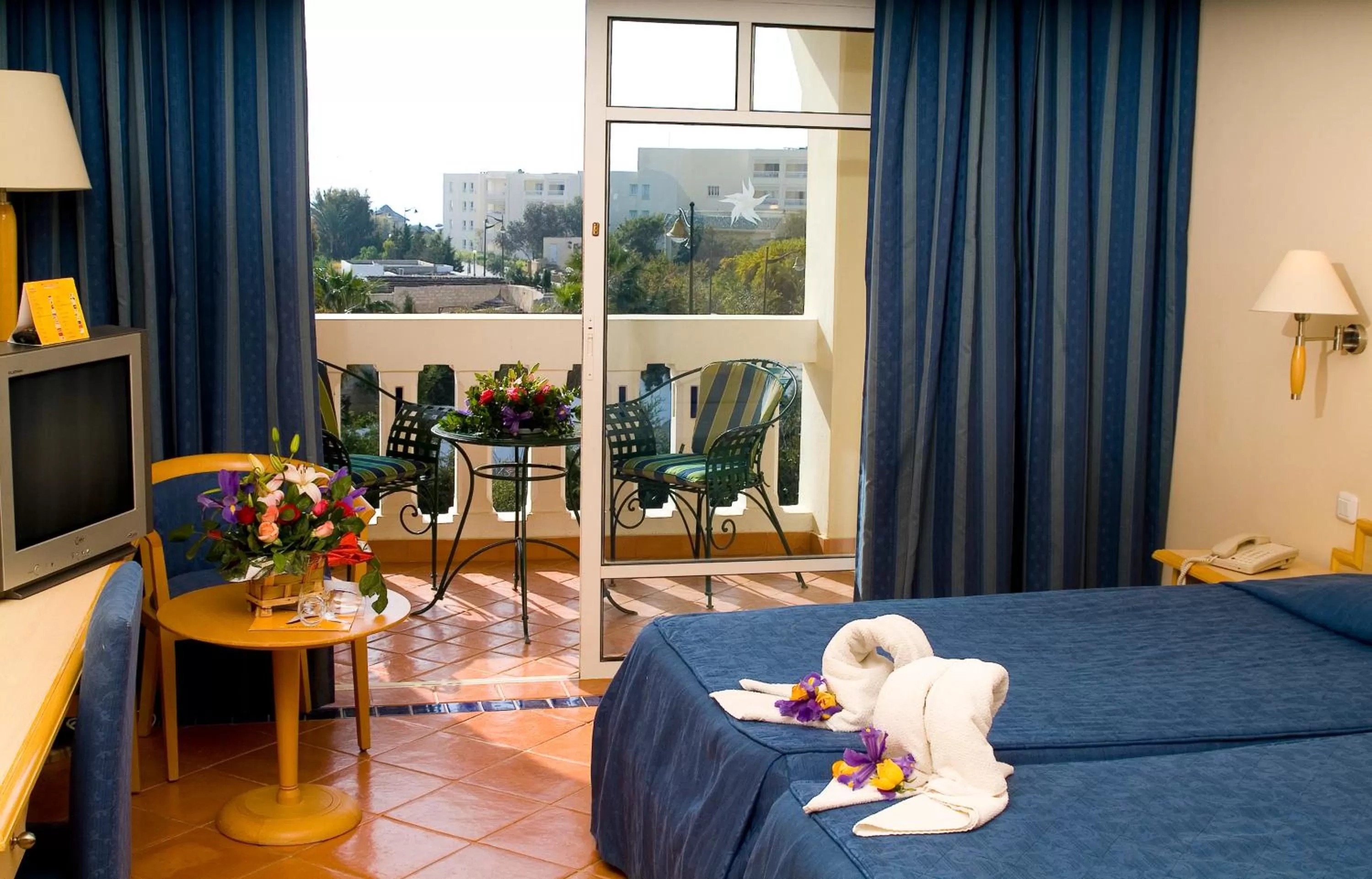 Balcony/Terrace, Bed in Medina Belisaire And Thalasso