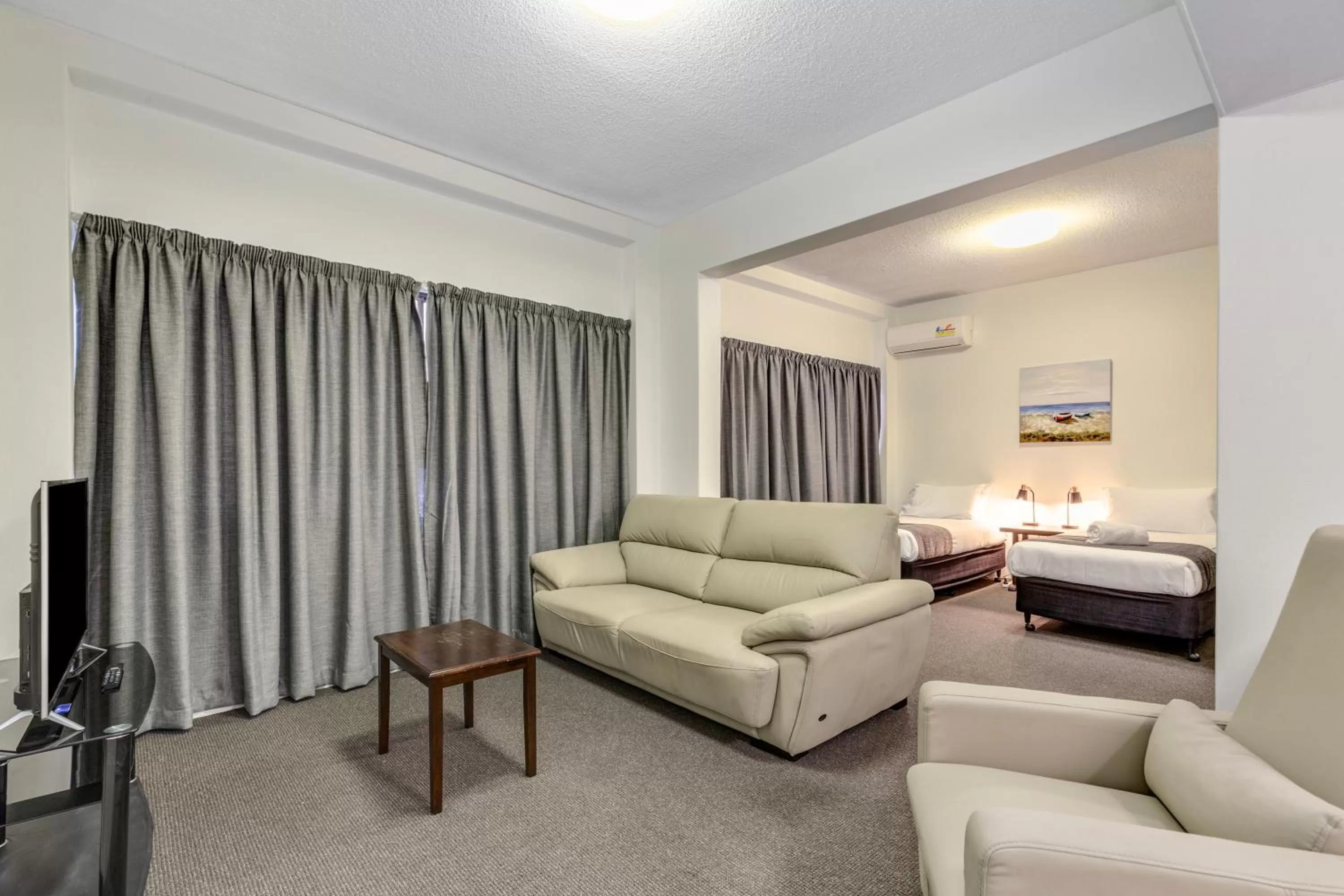 Bed in Rockhampton Riverside Central Hotel Official