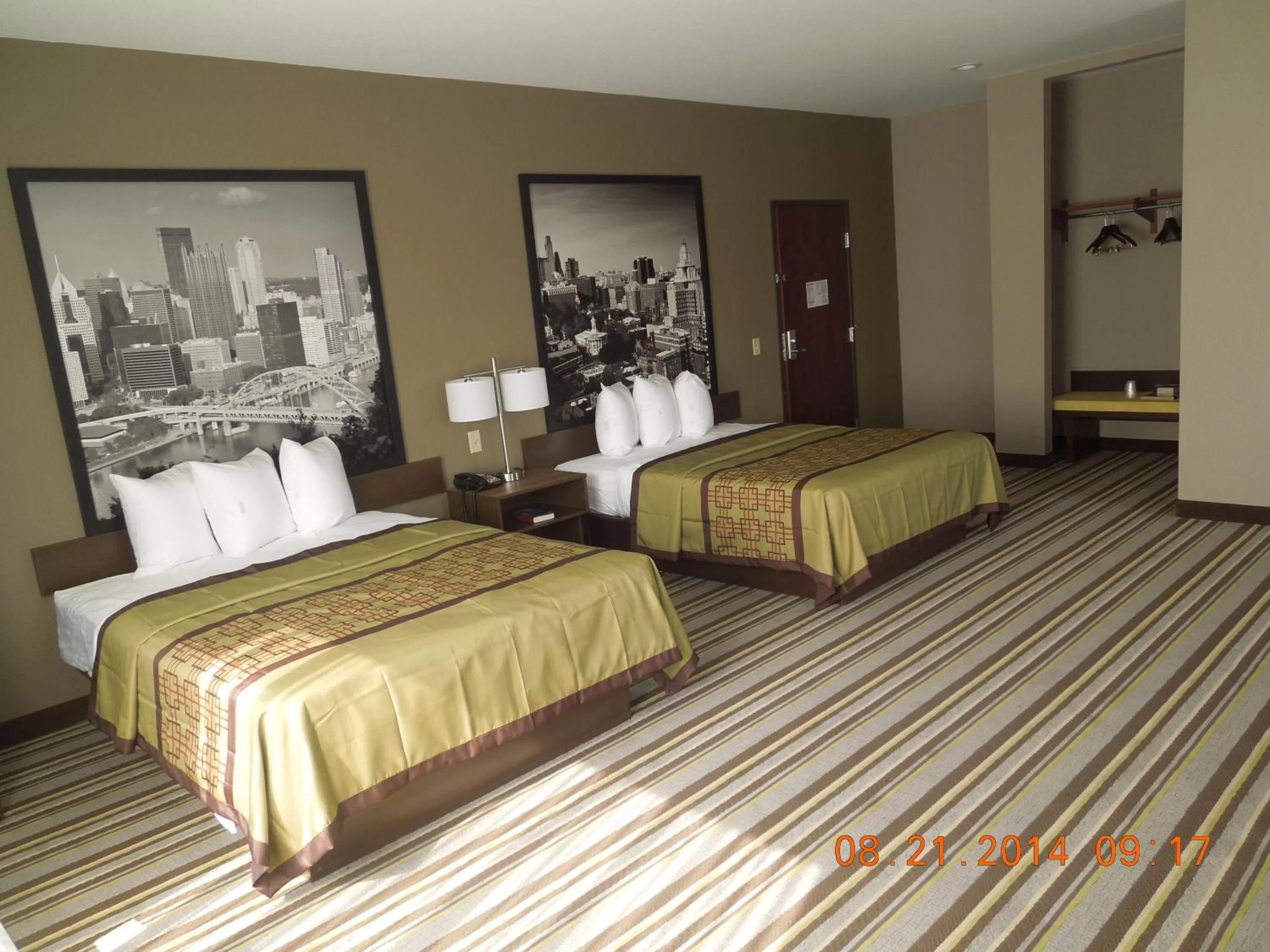 Bedroom, Bed in Super 8 by Wyndham Hershey Chocolate Avenue