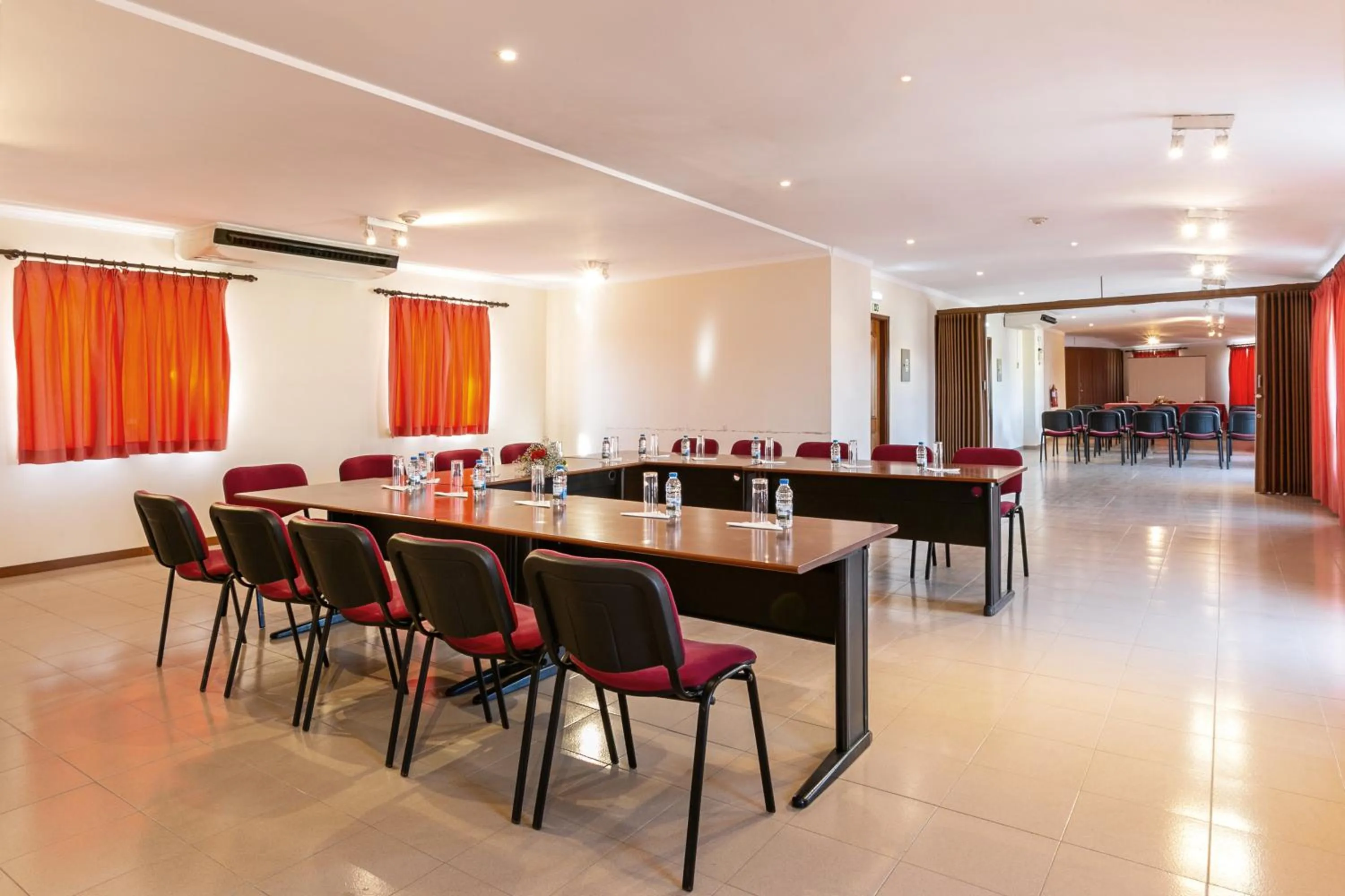Business facilities in Hotel Comendador
