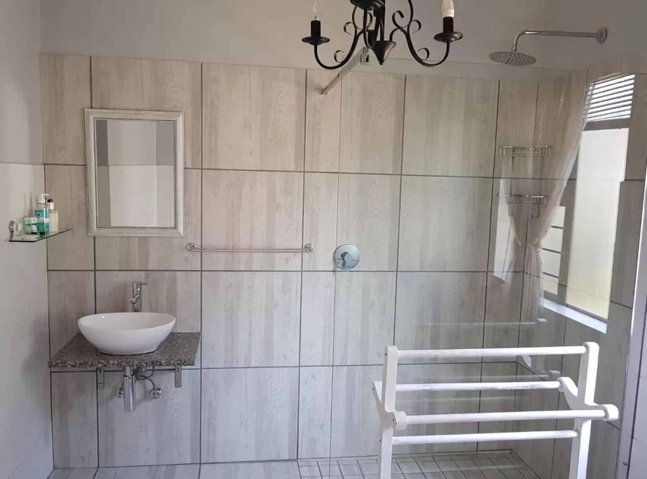 Bathroom in Umuzi Guest House