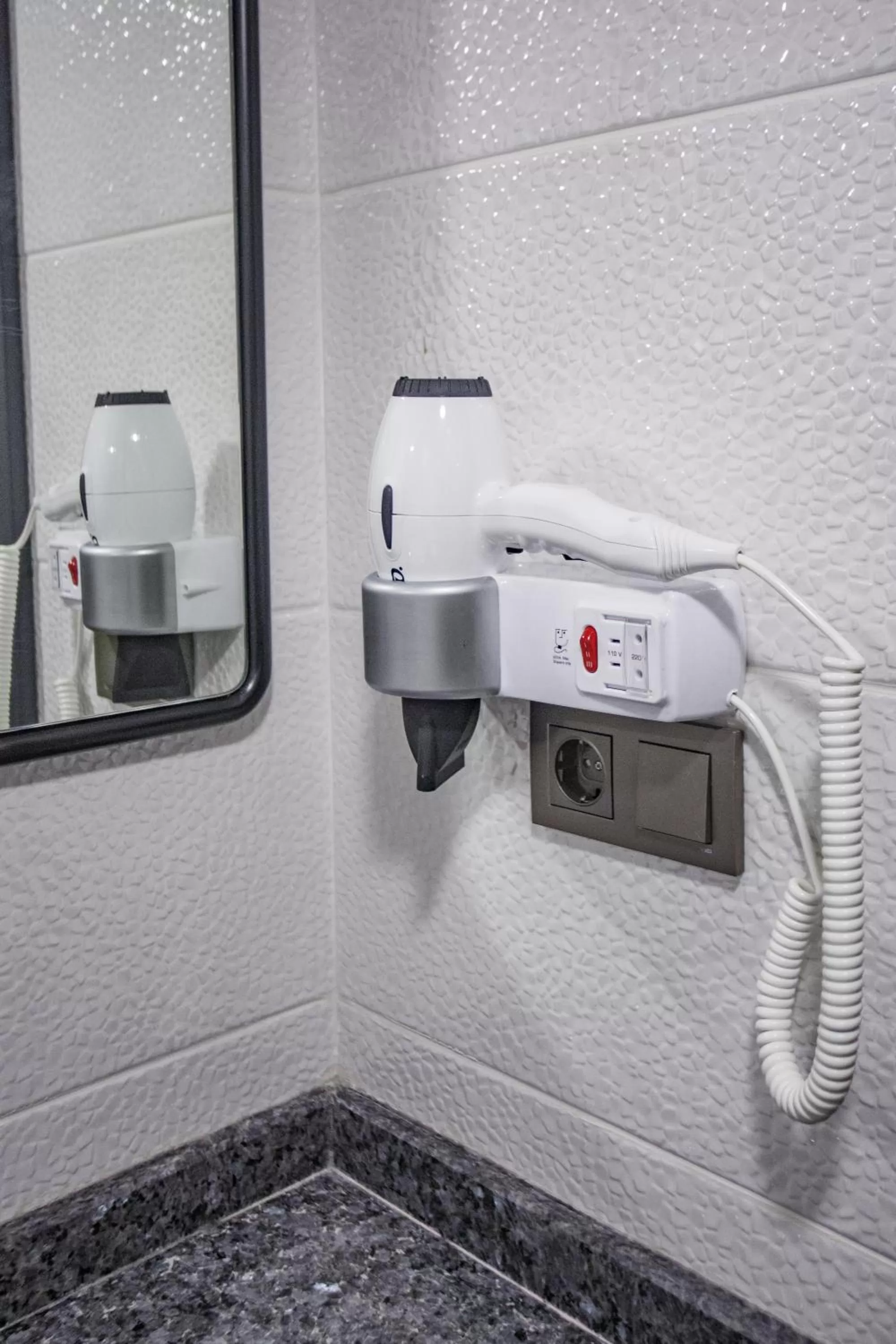 heating in Istanbul Old City Colorful Houses Balat PETRION Hotel